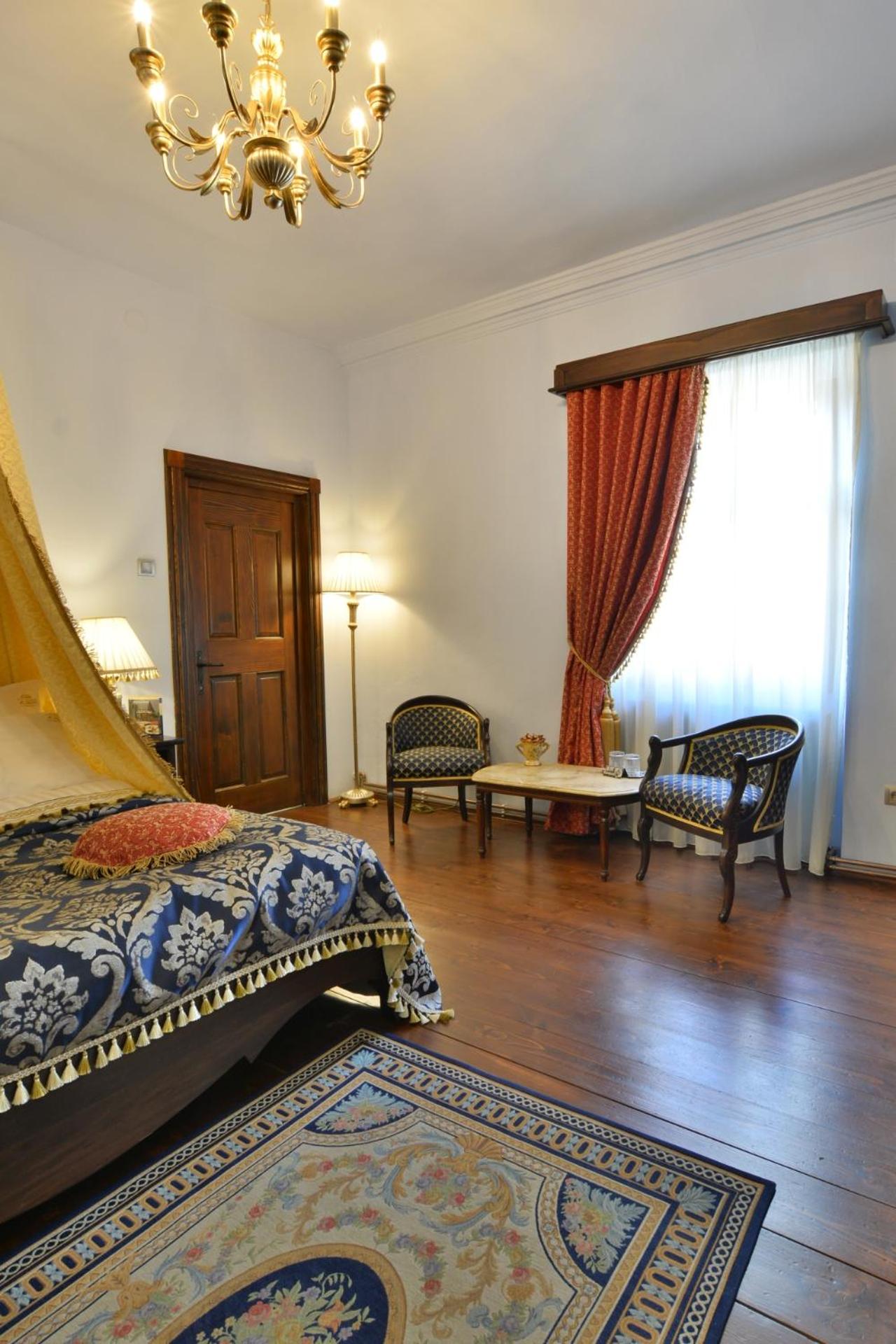 Deluxe Double Room with Canopy photo 3