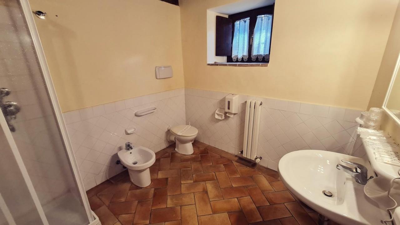 Standard Triple Room - Photo 4