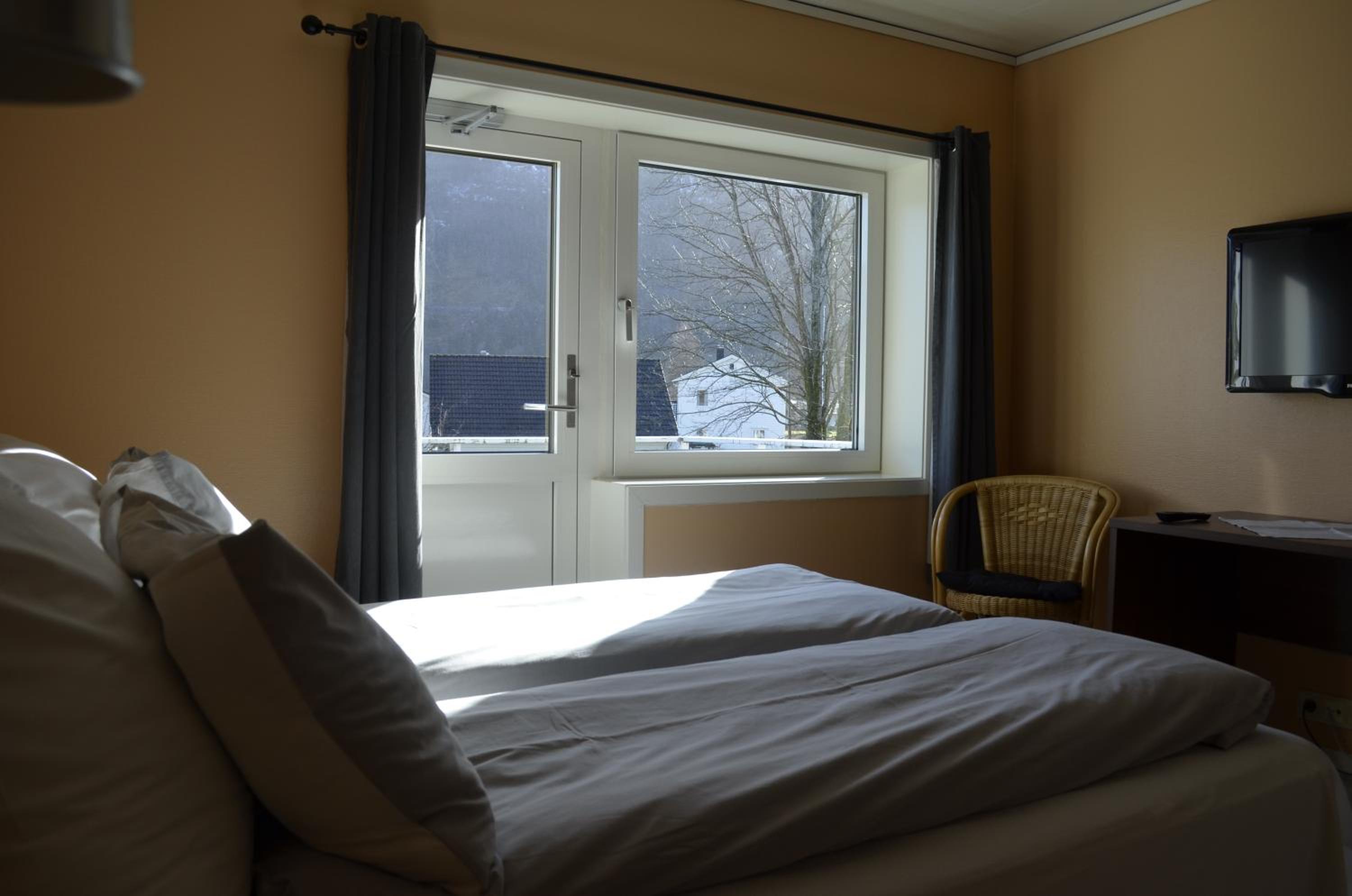 Twin Room - Photo 1