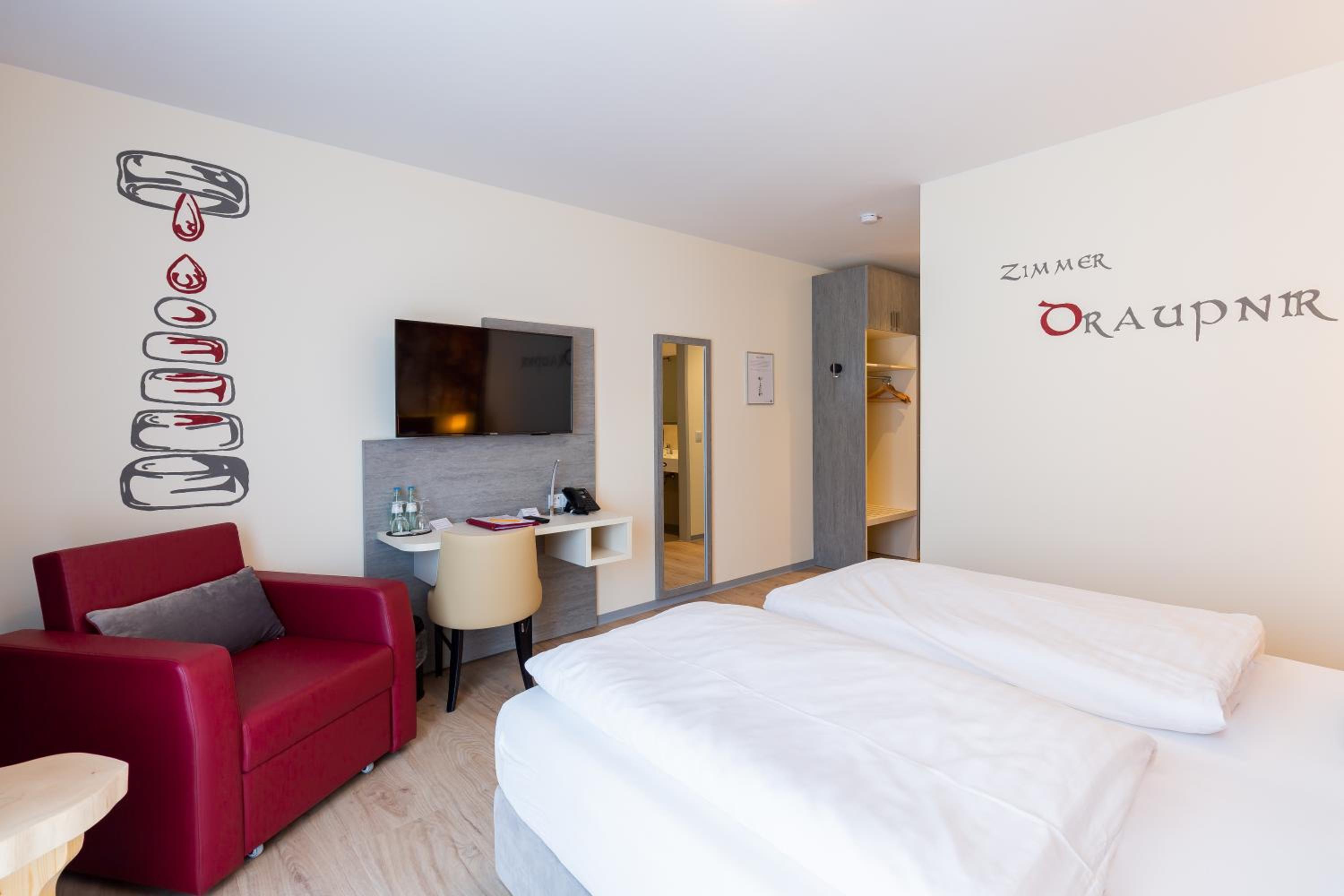 Large Double Room - Photo 4