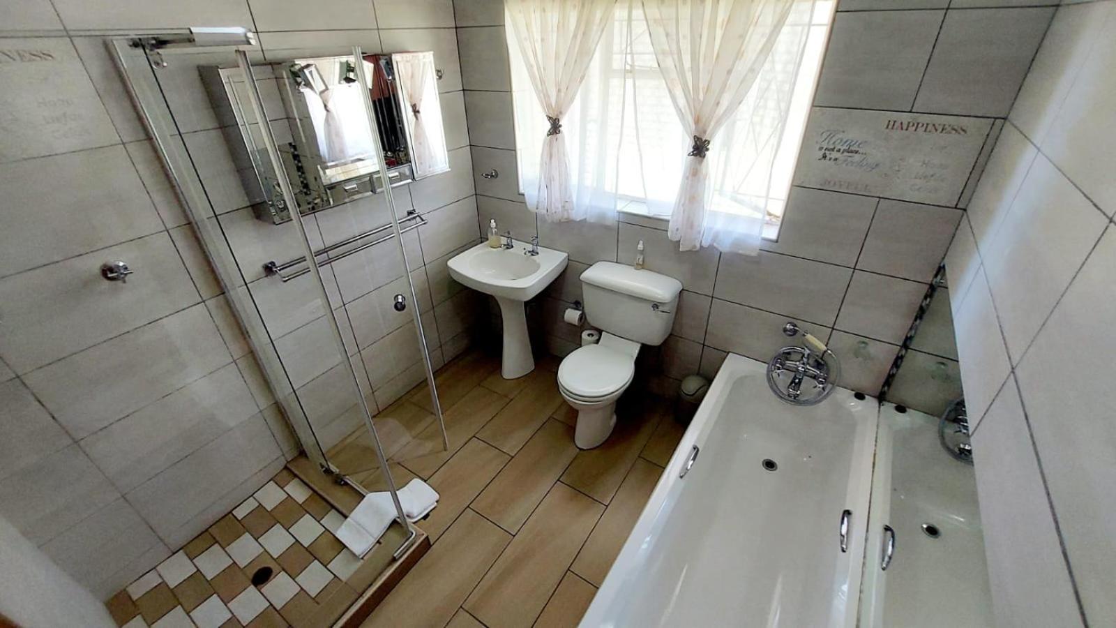 Standard Family Room - Photo 9