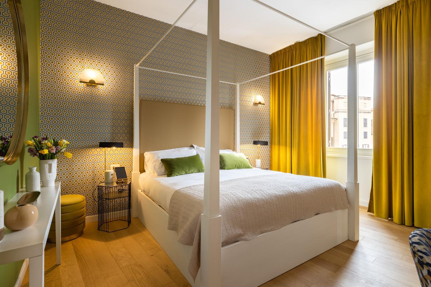 Deluxe Suite with View photo 1