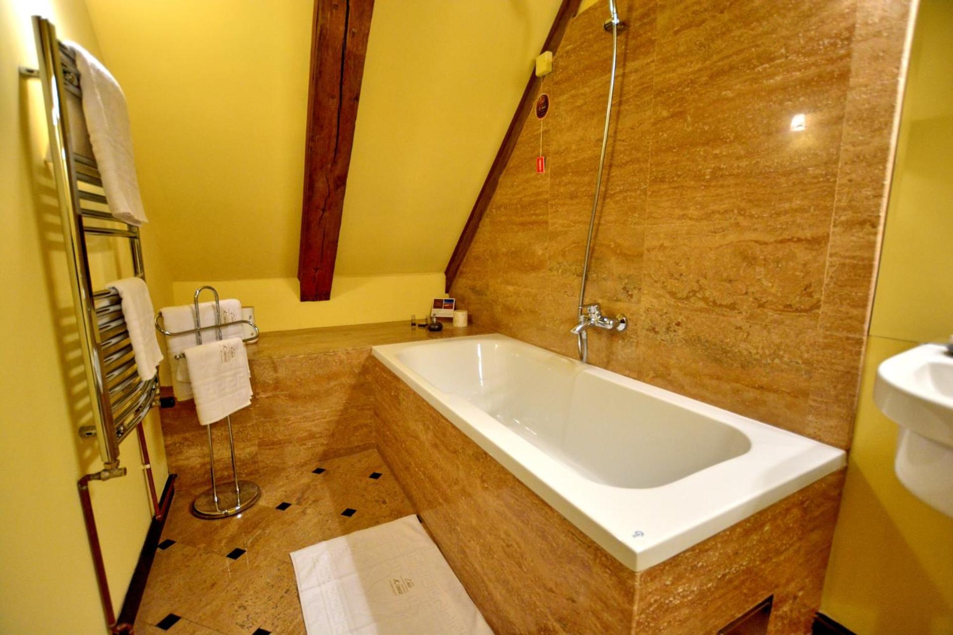 Thomas Ville room - Photo 11