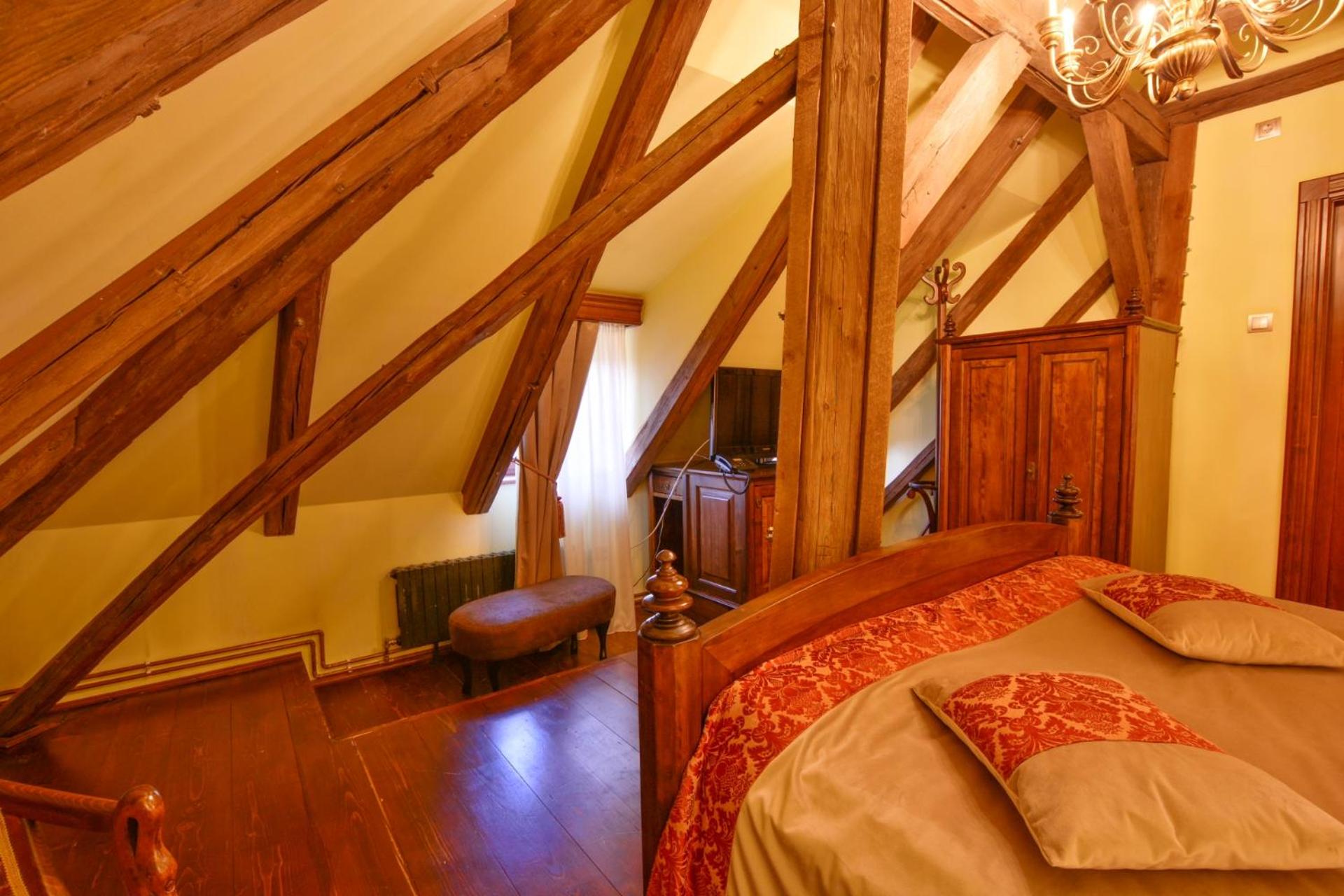 Thomas Ville room - Photo 8