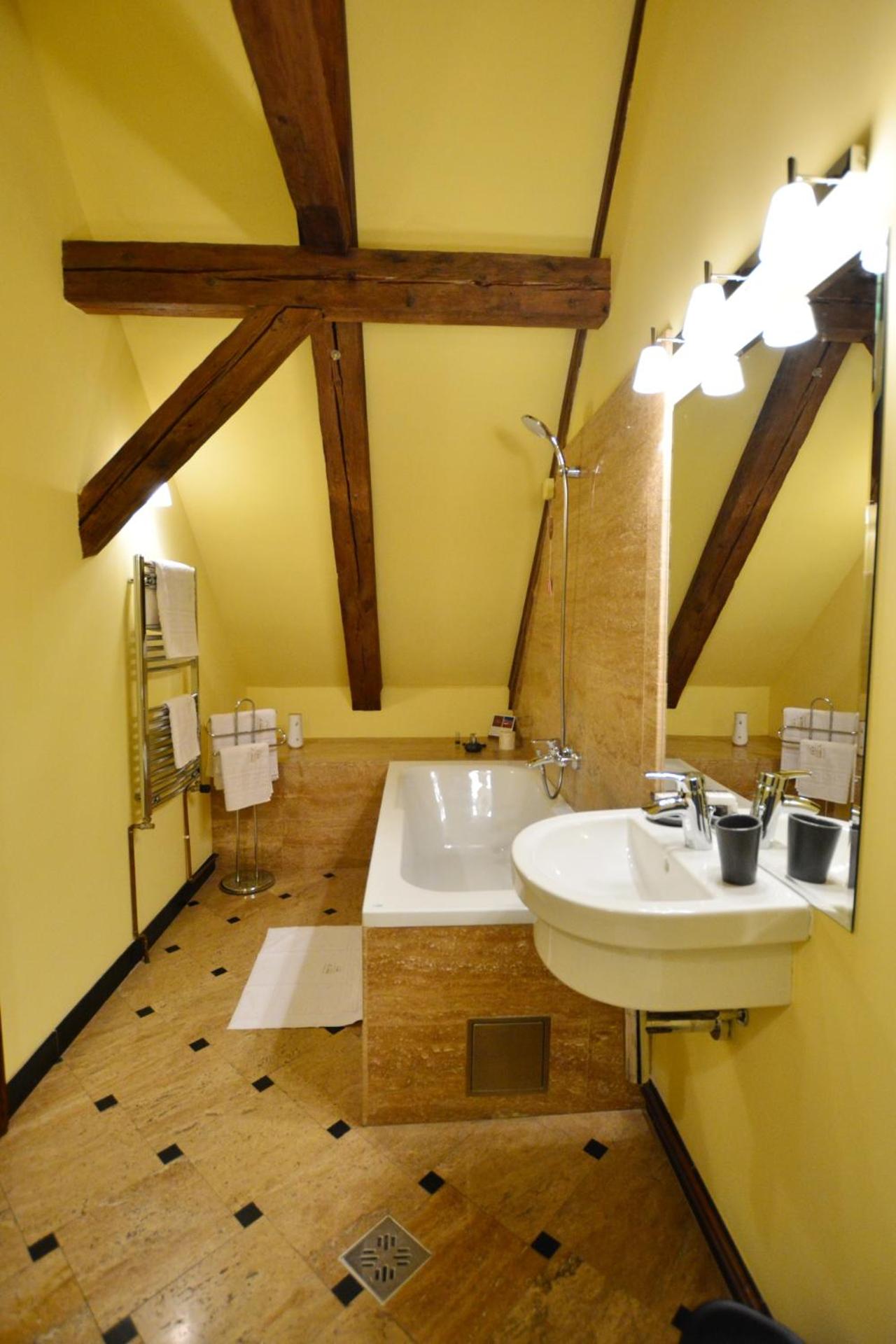 Thomas Ville room - Photo 13