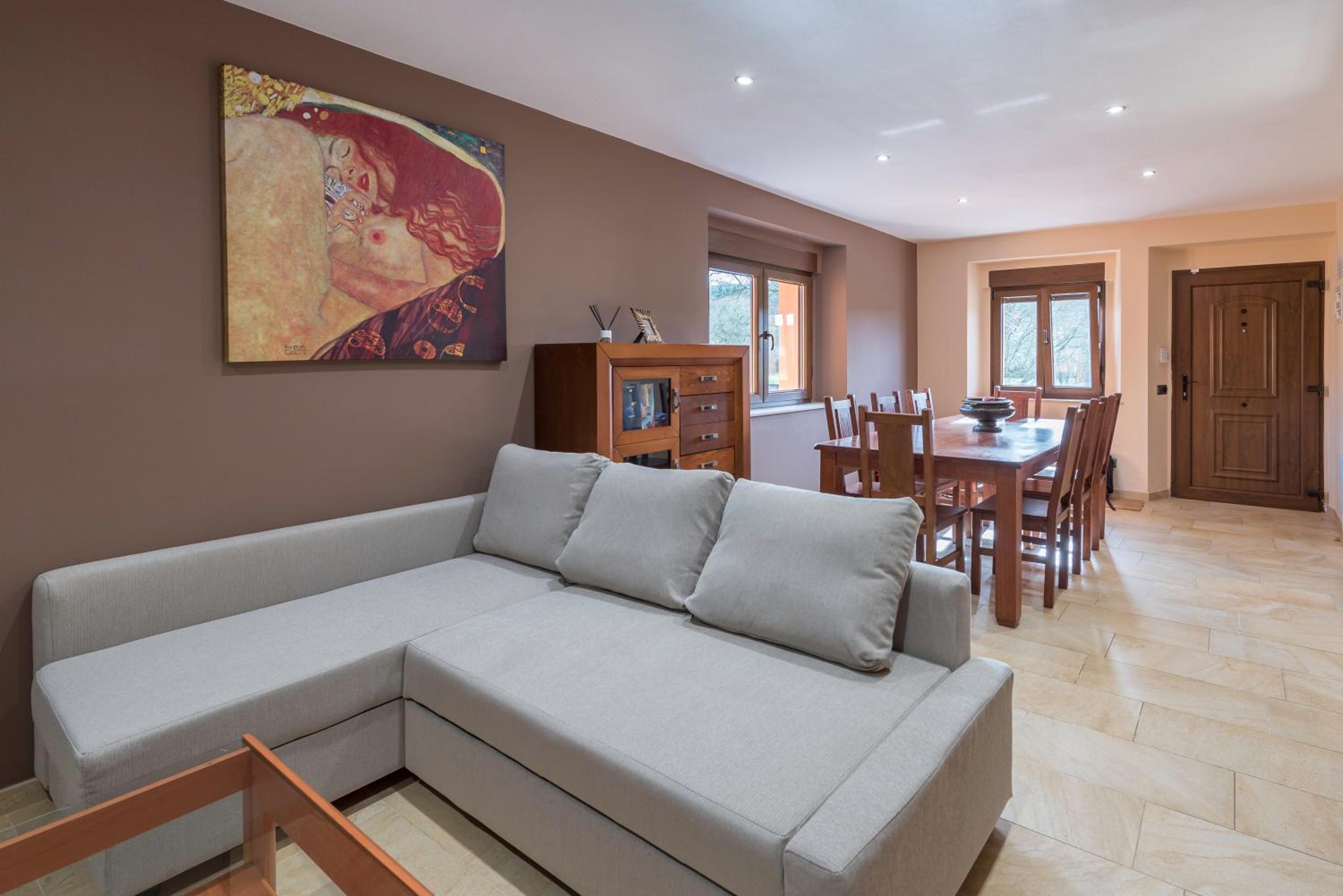 Three-Bedroom House photo 2
