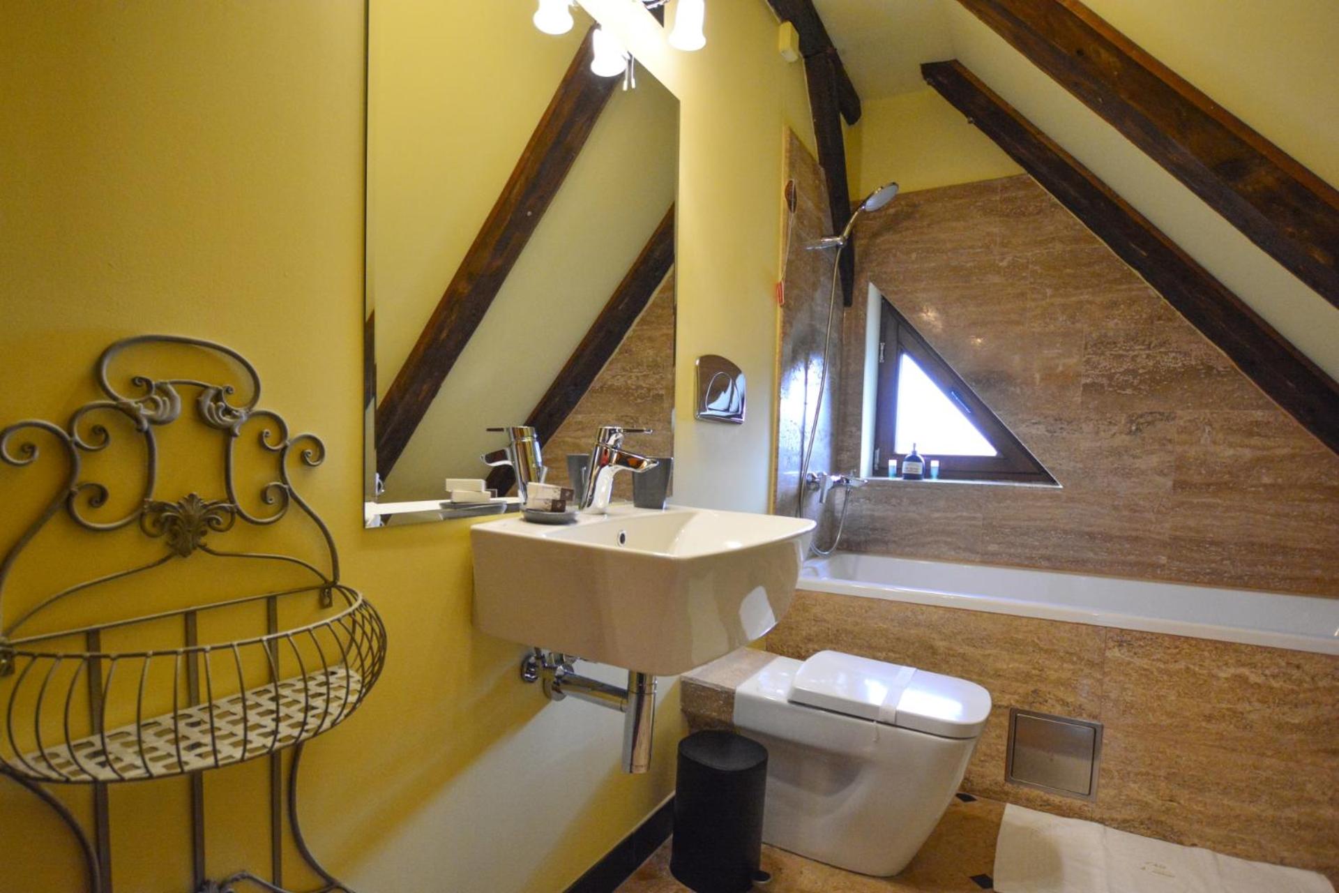 Room with inlays - Photo 7