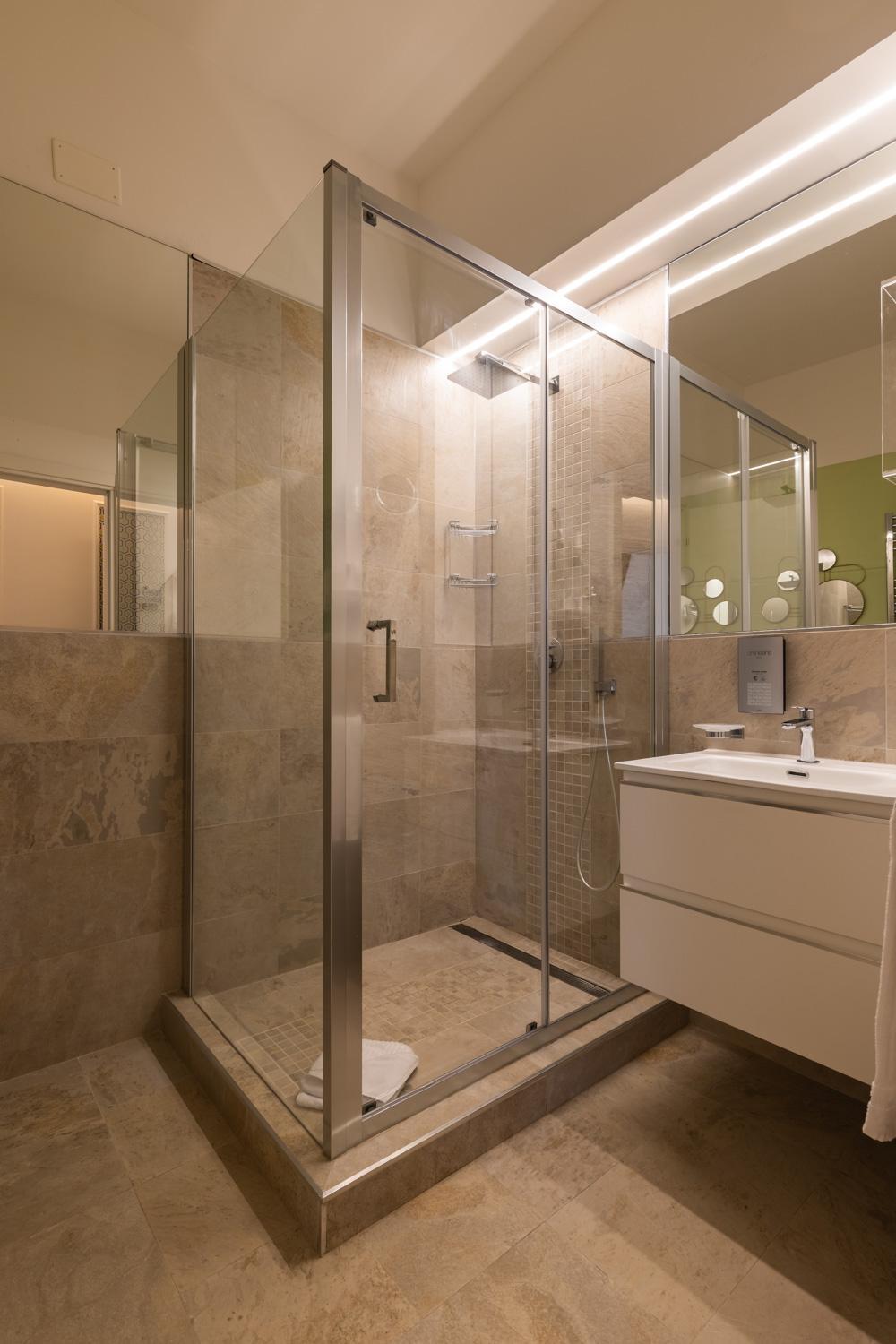 Deluxe Suite with View photo 3