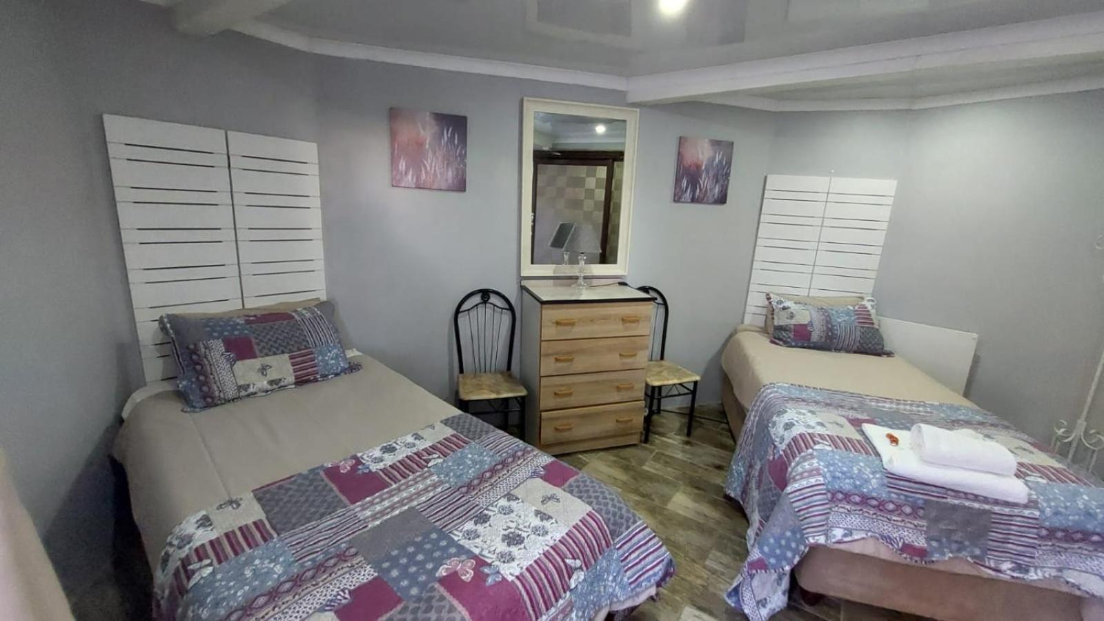 Family Room - Ground Floor - Photo 3