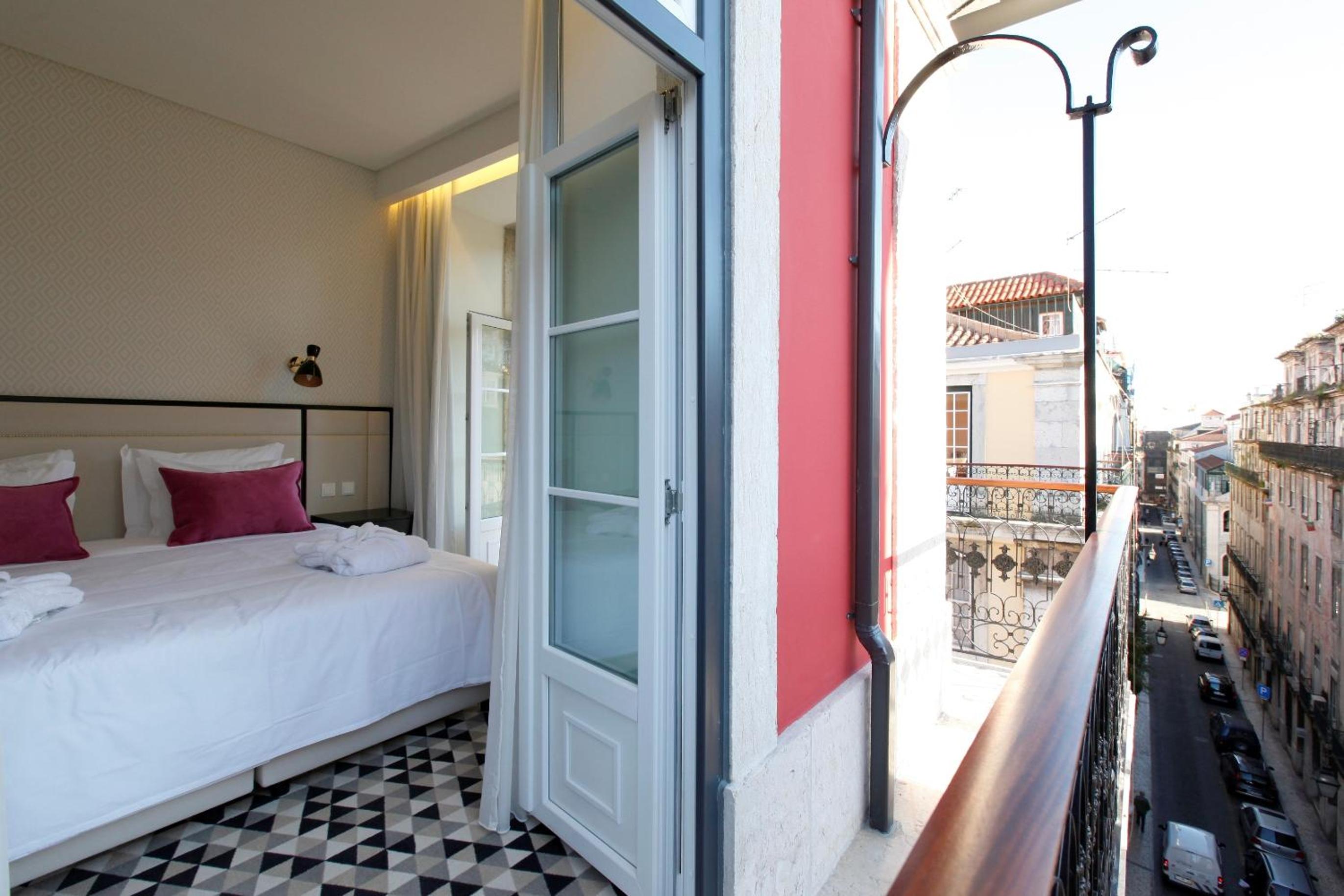 Superior Double Room with Street View