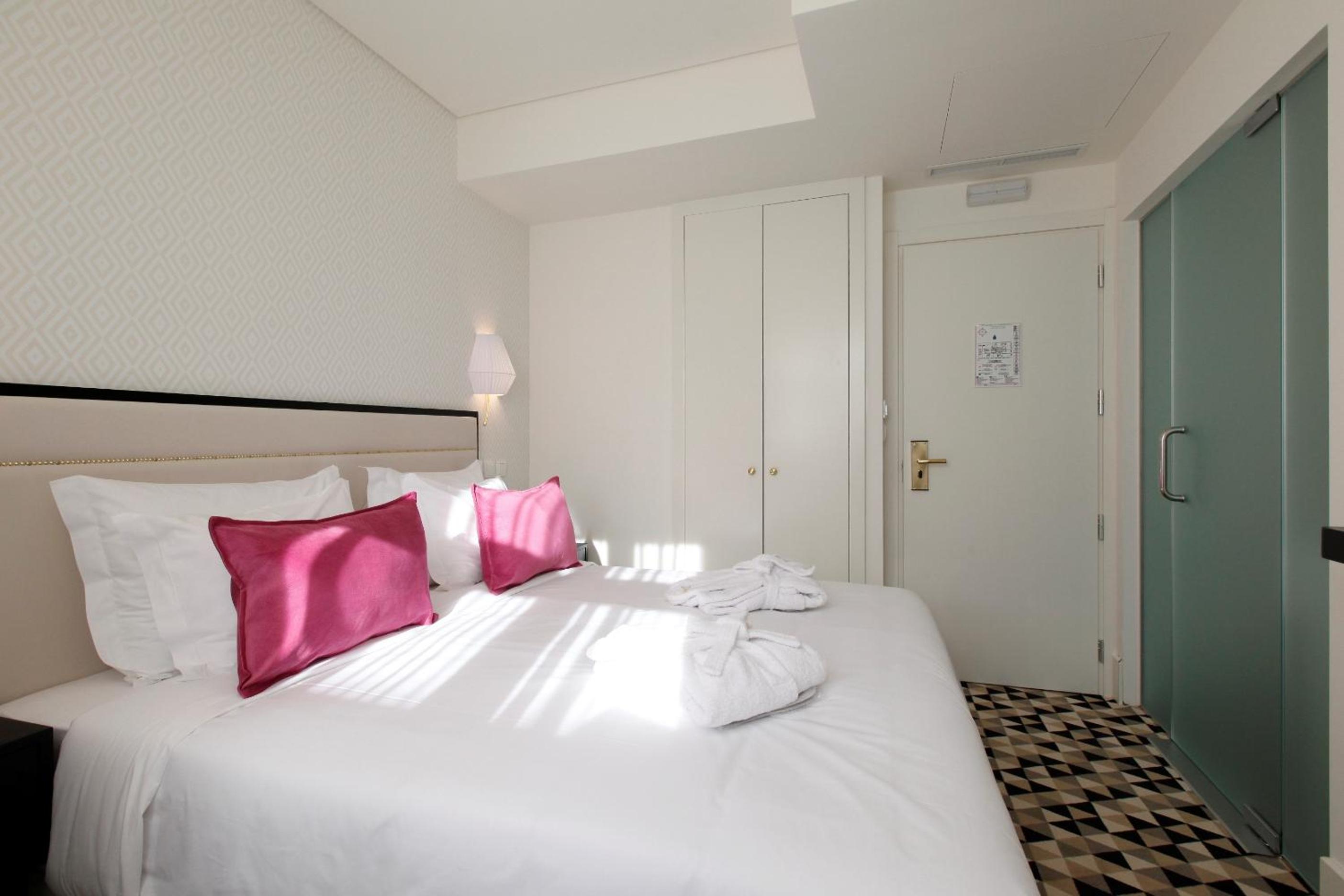Mini Double or Twin Room with Street View