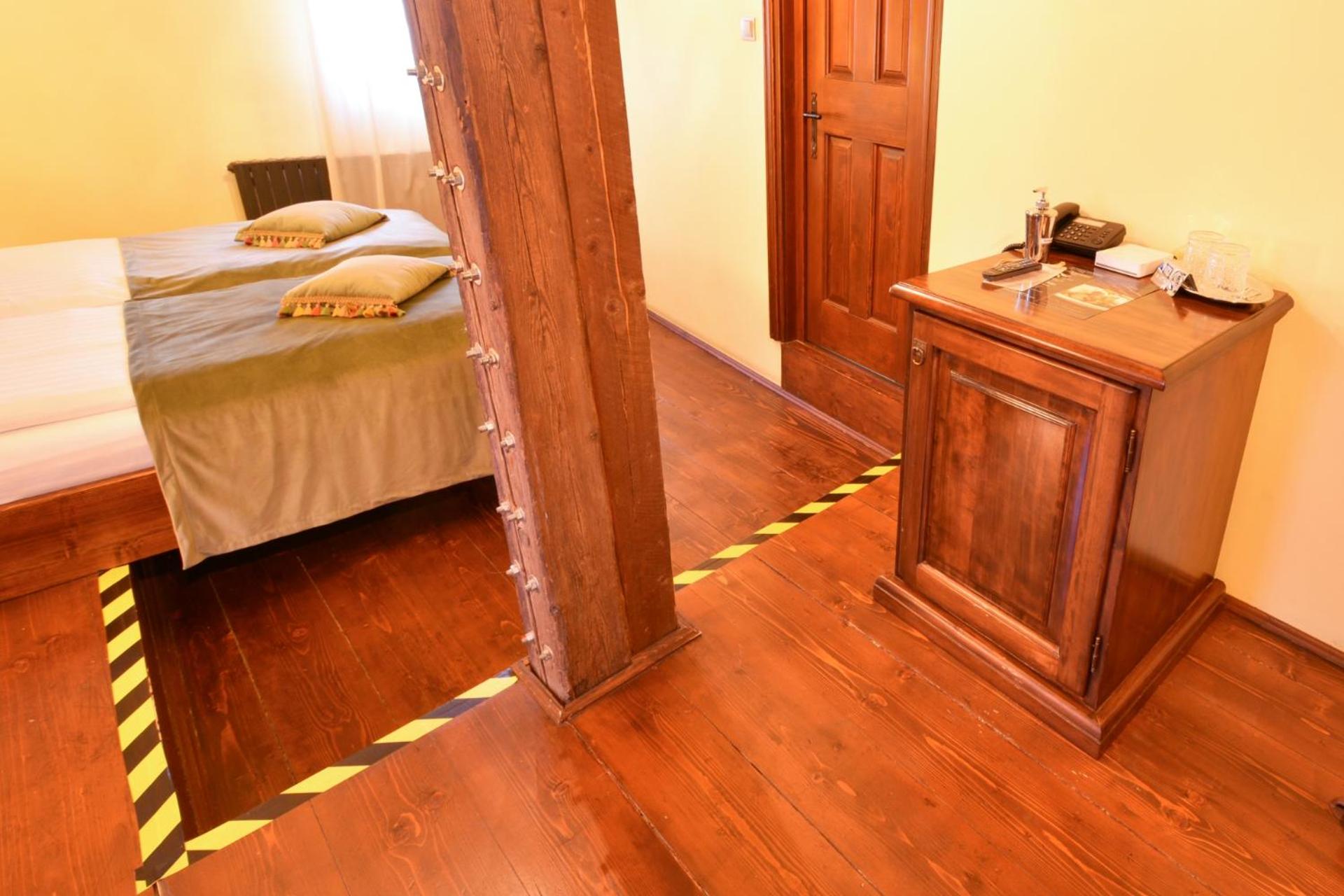 Twin Room - Attic - Photo 8