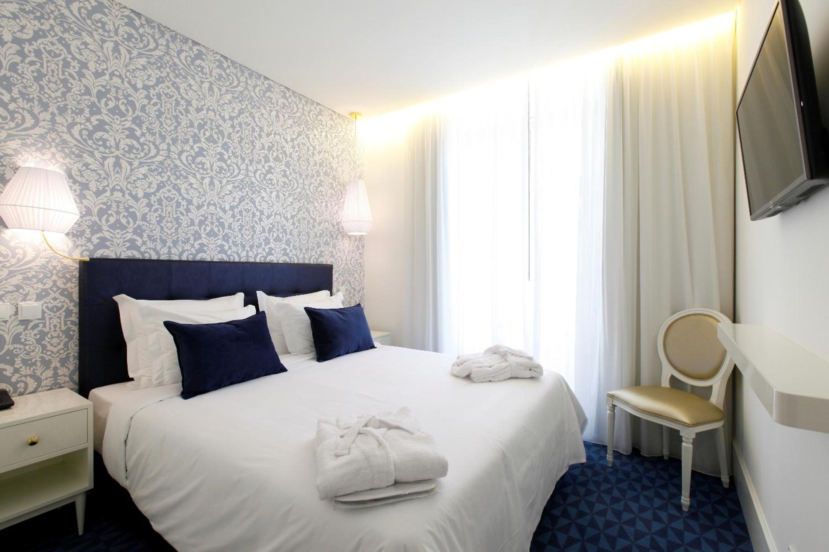 Mini Double or Twin Room with Street View