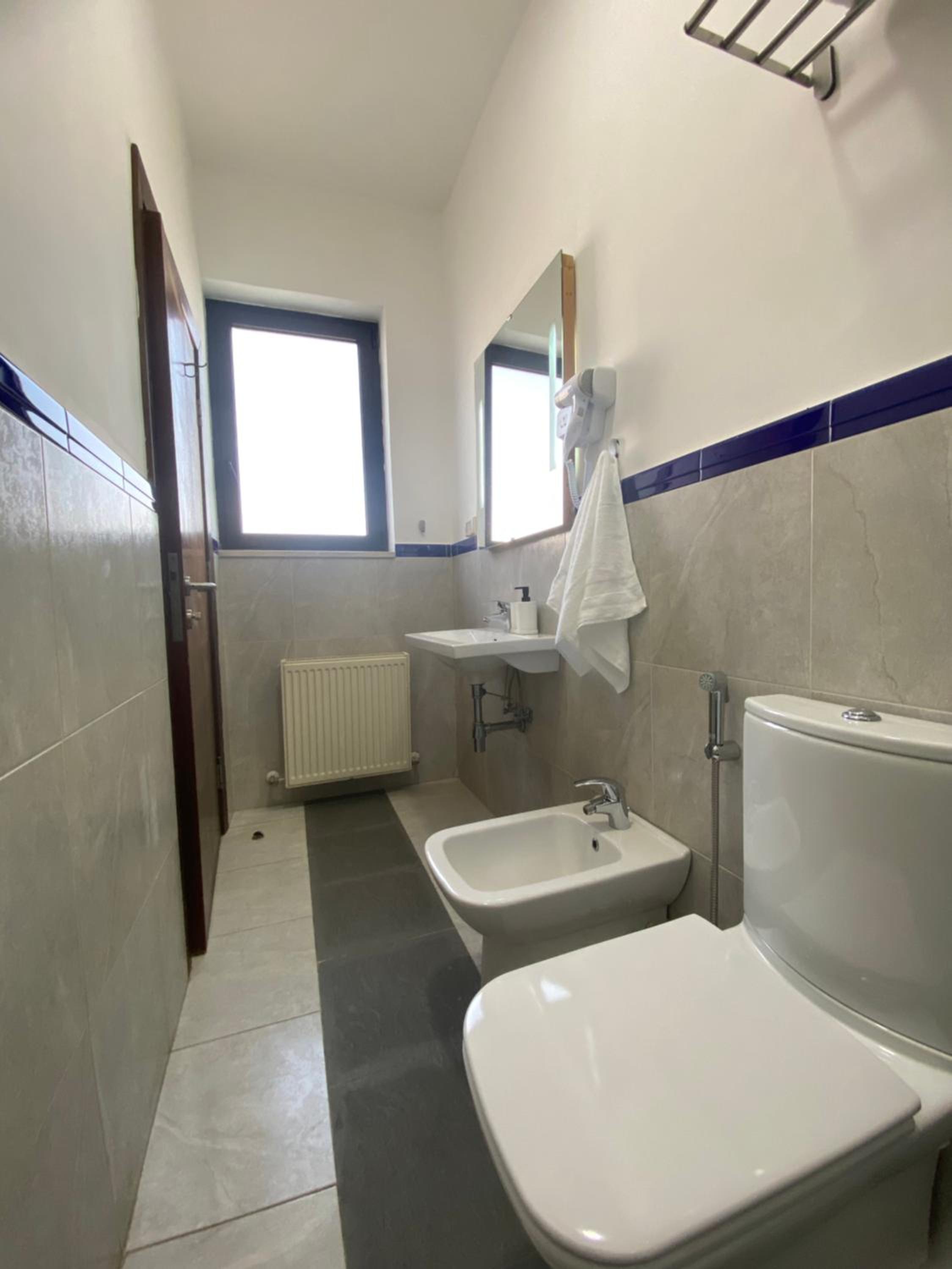 Deluxe Double or Twin Room - Photo 4