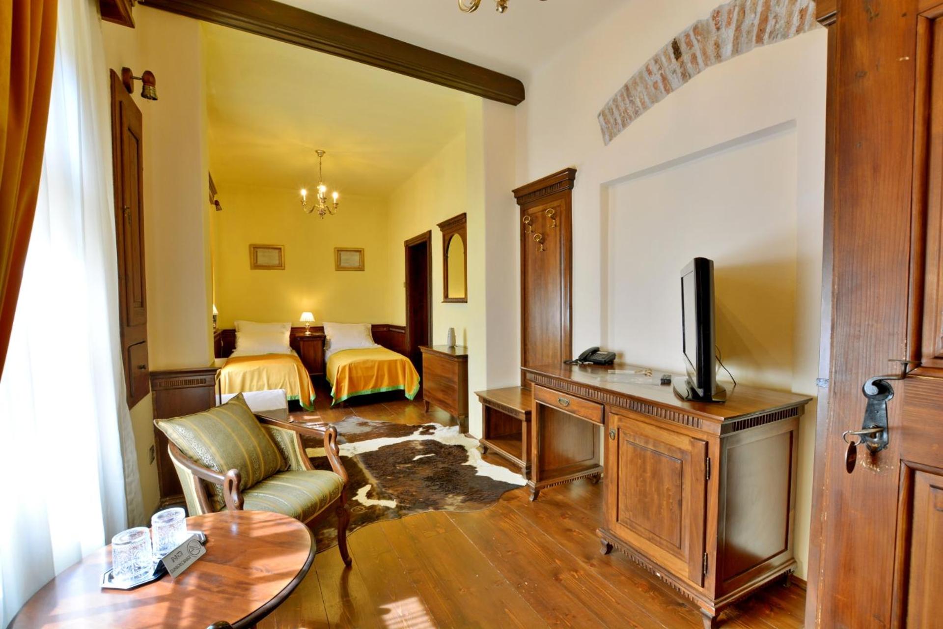 Room on cursive - Photo 5