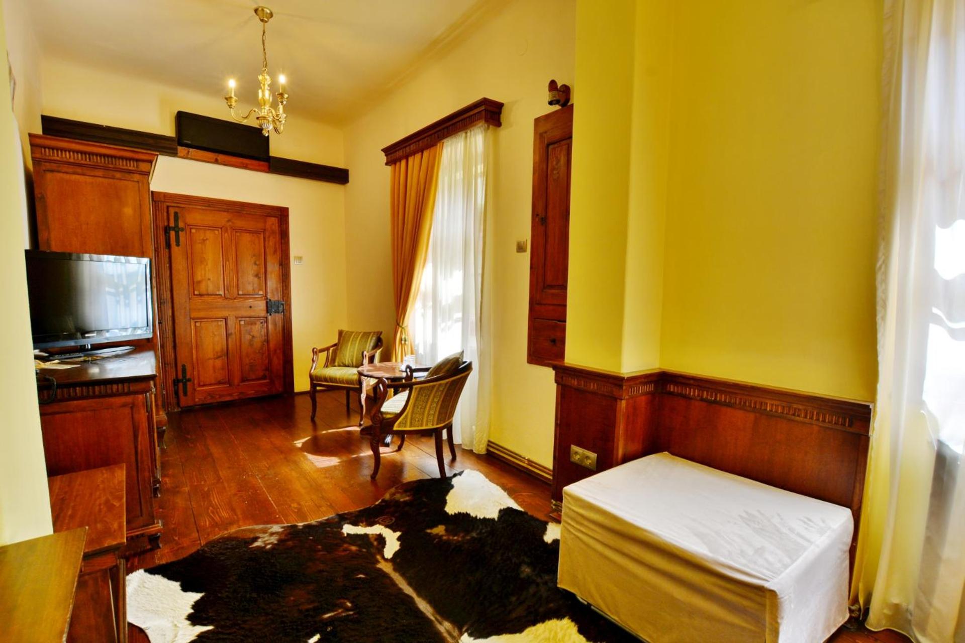 Room on cursive - Photo 13
