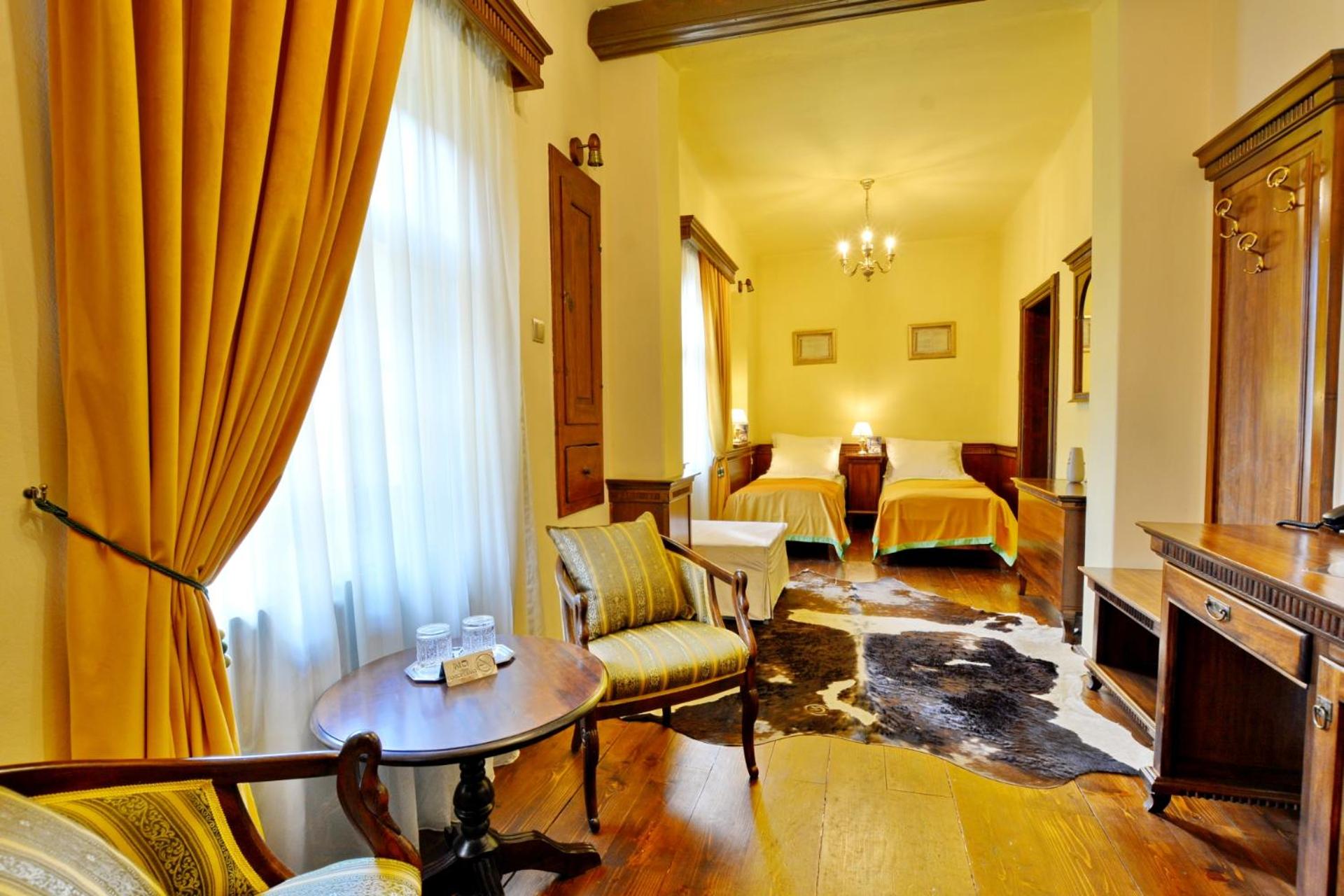 Room on cursive - Photo 1
