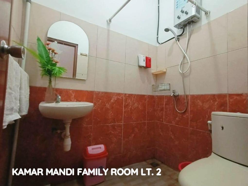 Family Room - Photo 5