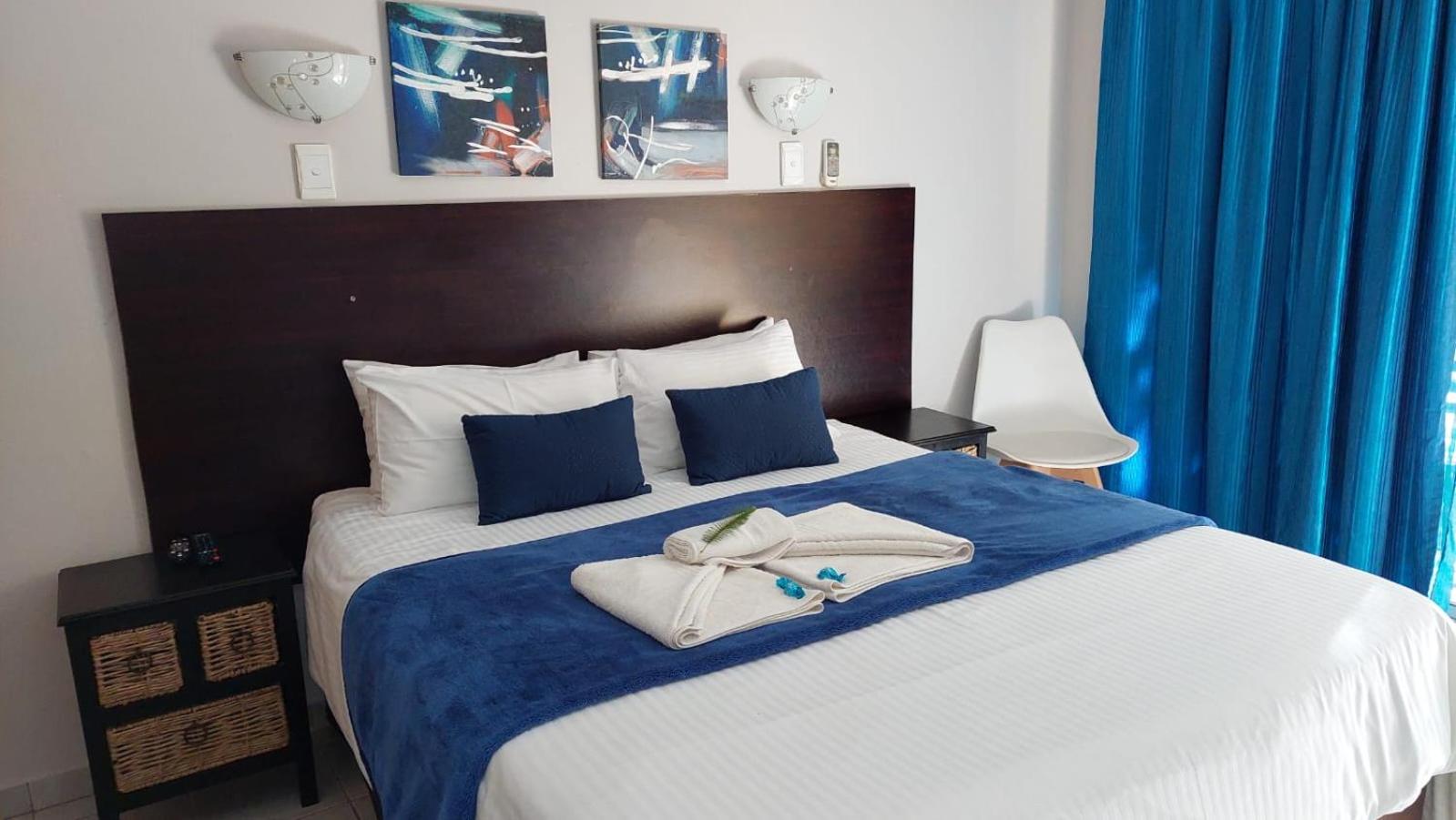 Double Room - Photo 8