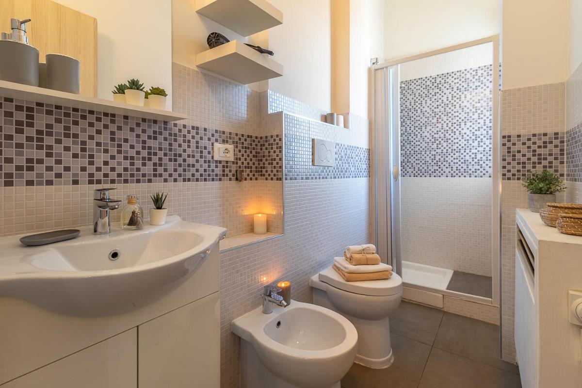 Quadruple Room with Balcony - Photo 2