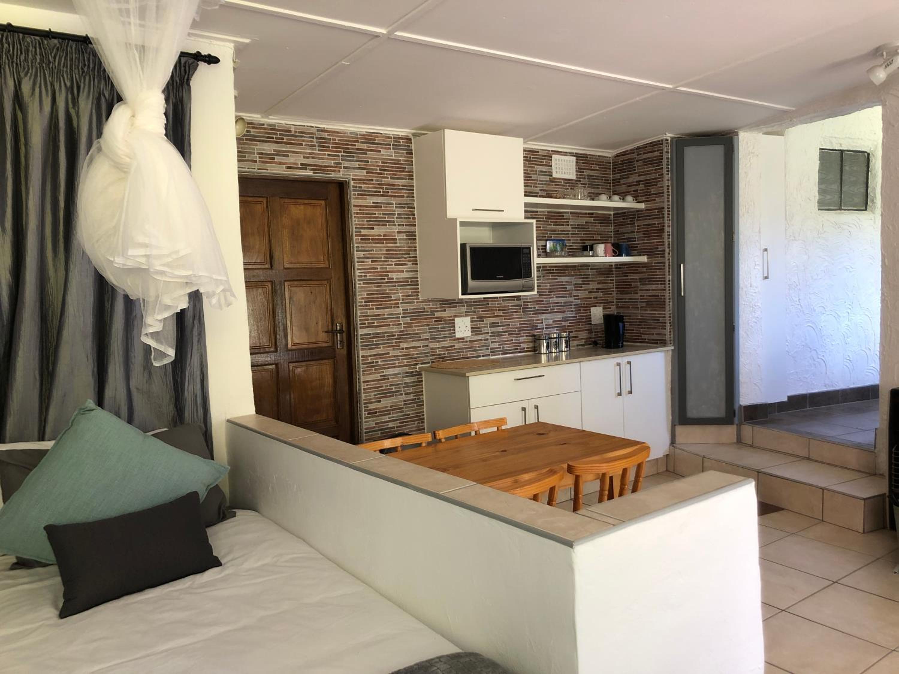 One-Bedroom House photo 1