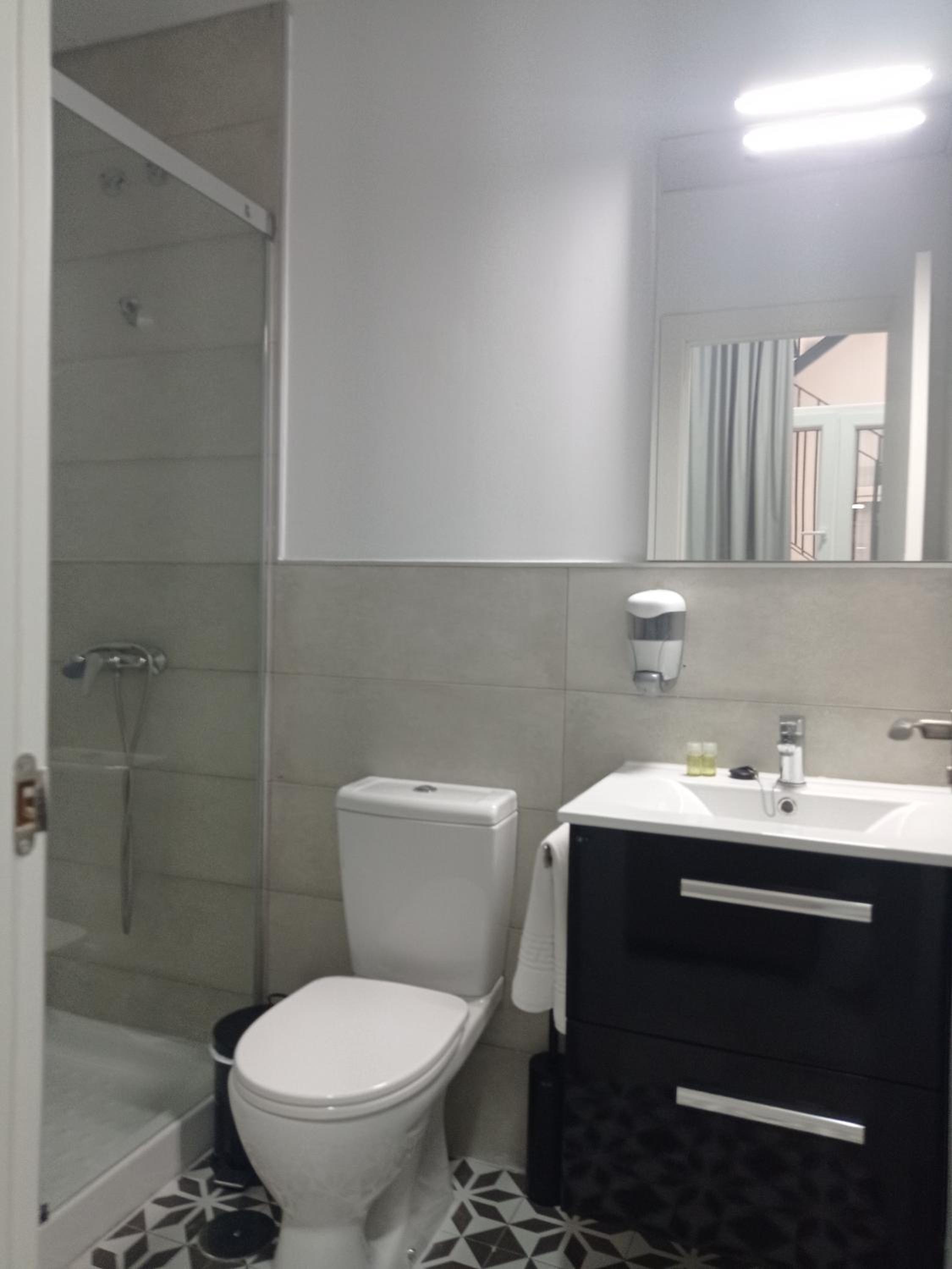 Economy Double or Twin Room - Photo 16