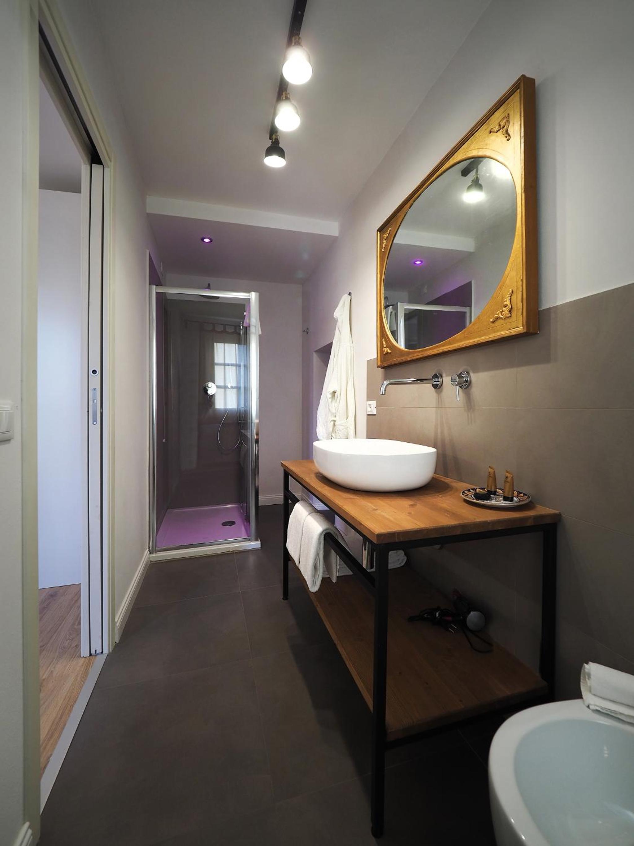 Deluxe Double Room With Balcony photo 2