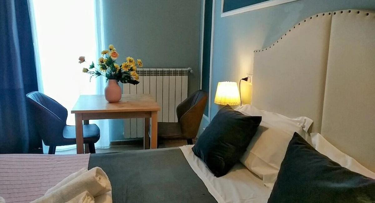 Deluxe Room - Photo 7