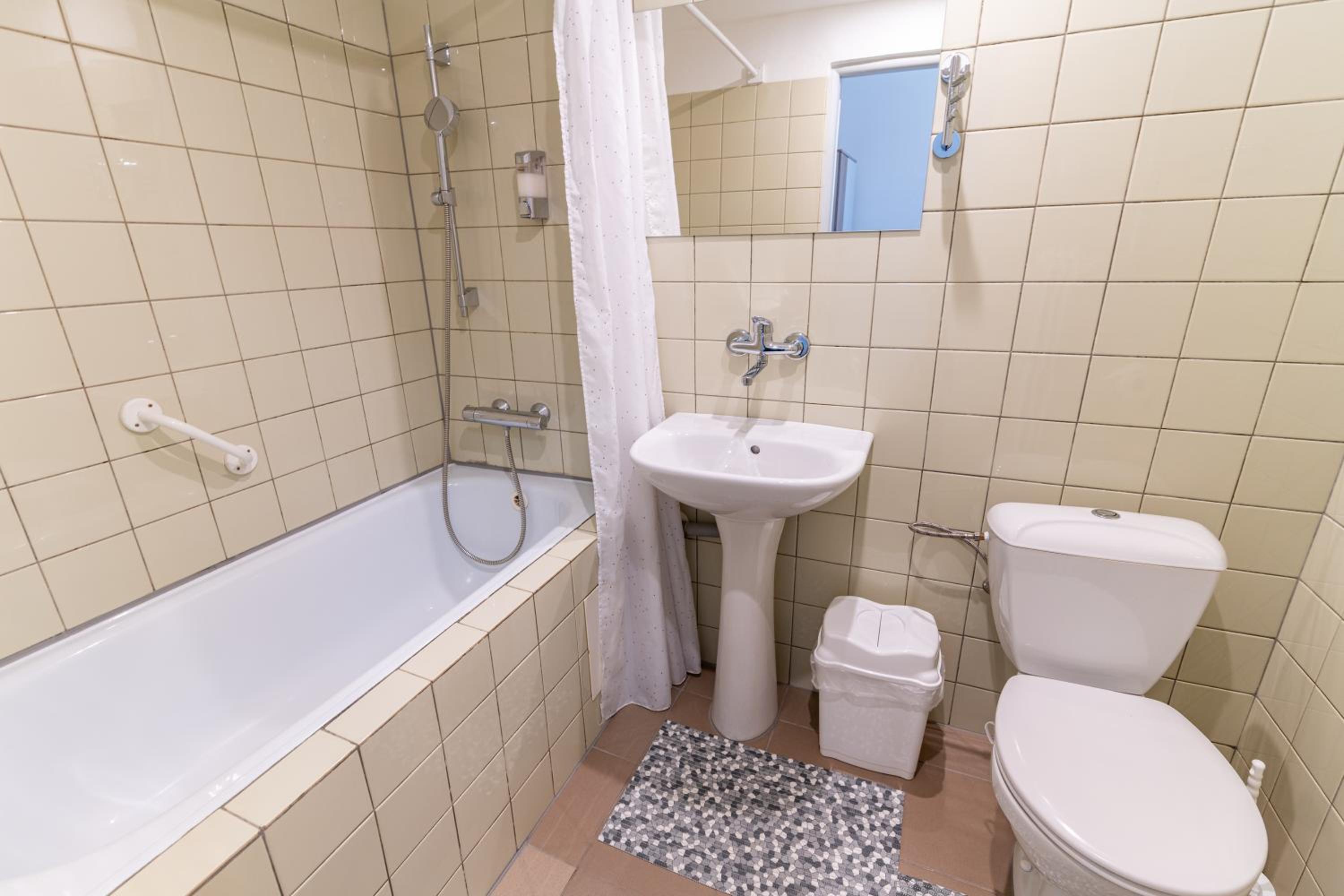 Single Room photo 2