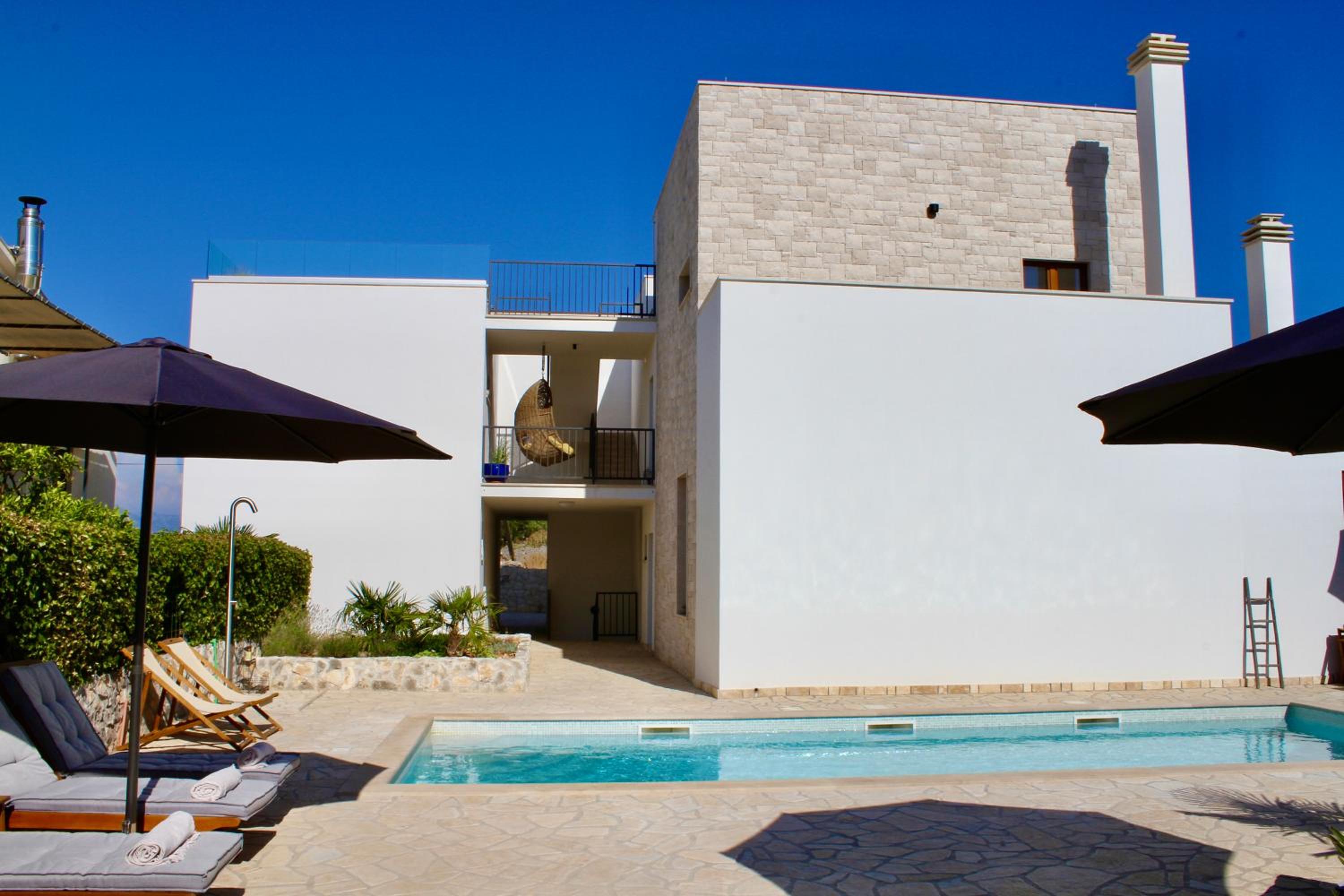 Villa photo 2