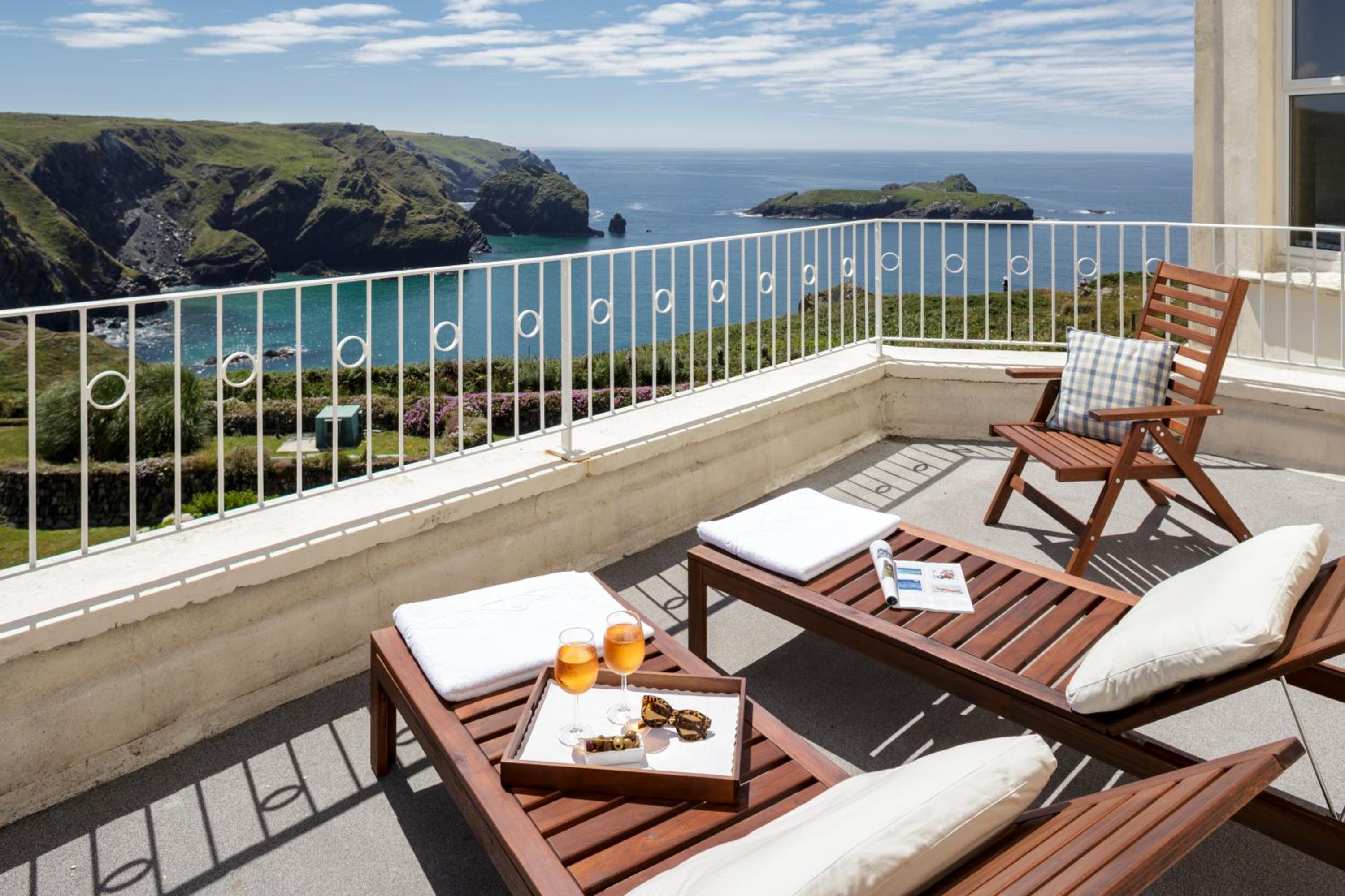 Superior Double or Twin Room with Sea View photo 3