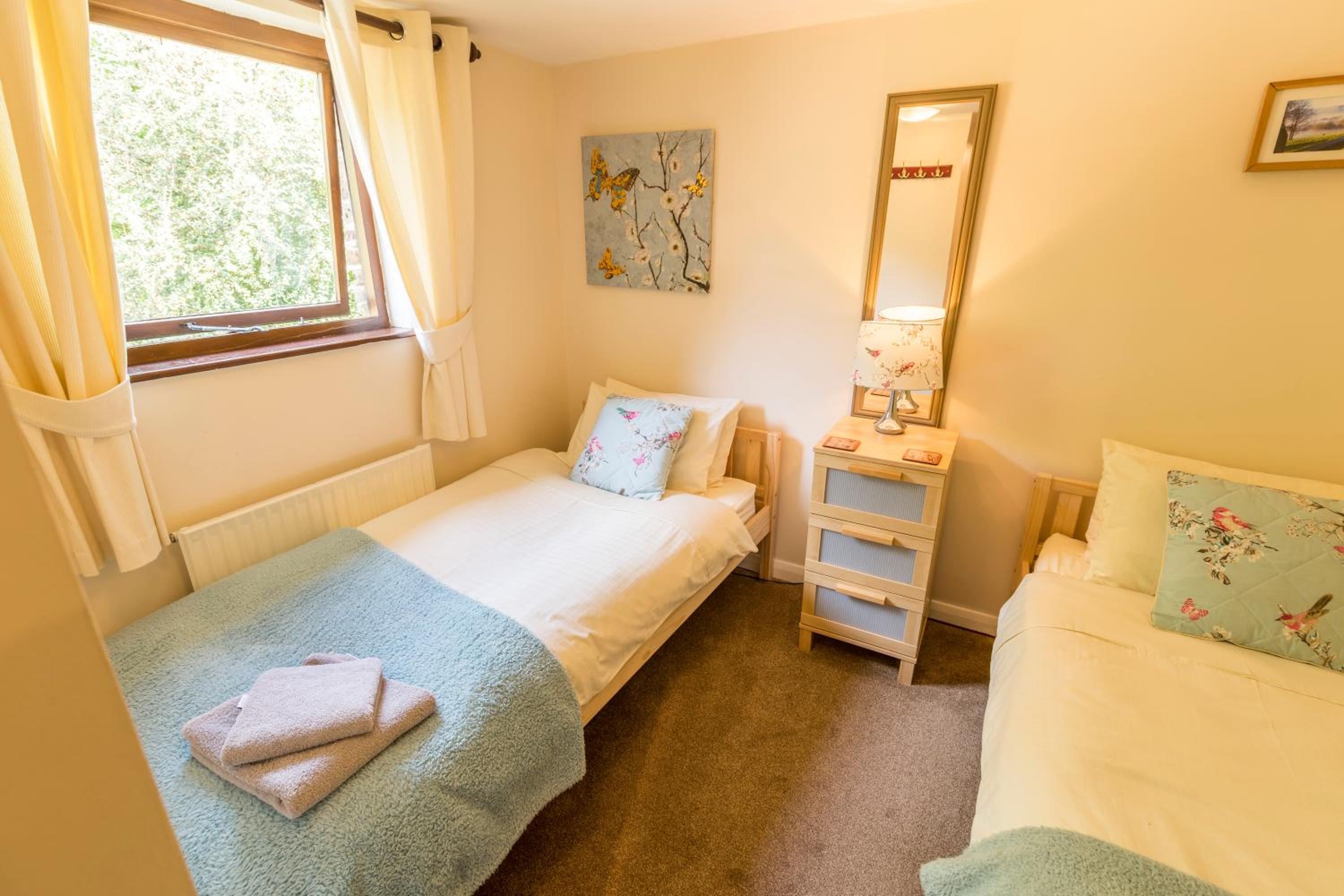 Eight-Bedroom House photo 1