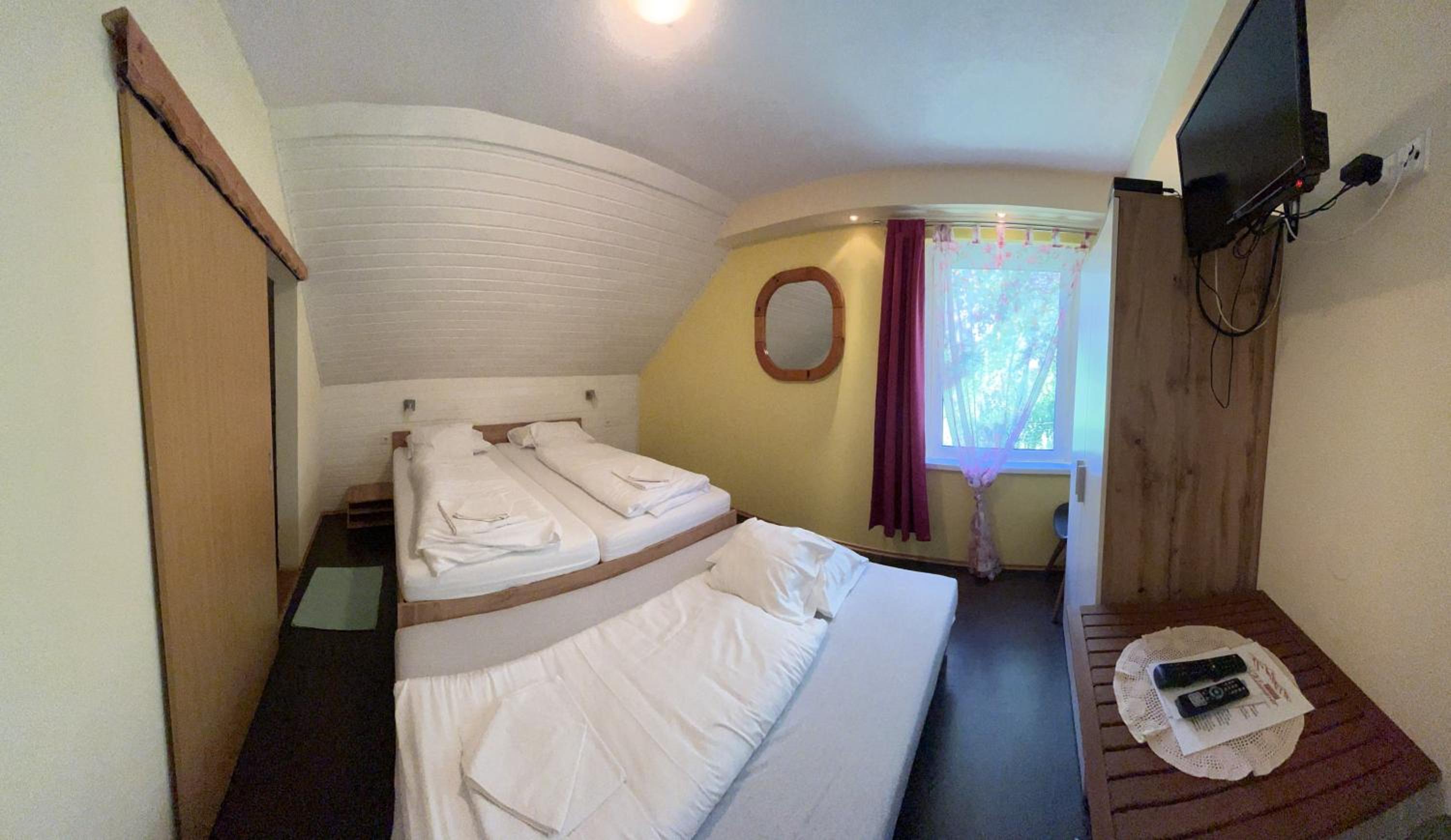 Triple Room photo 2