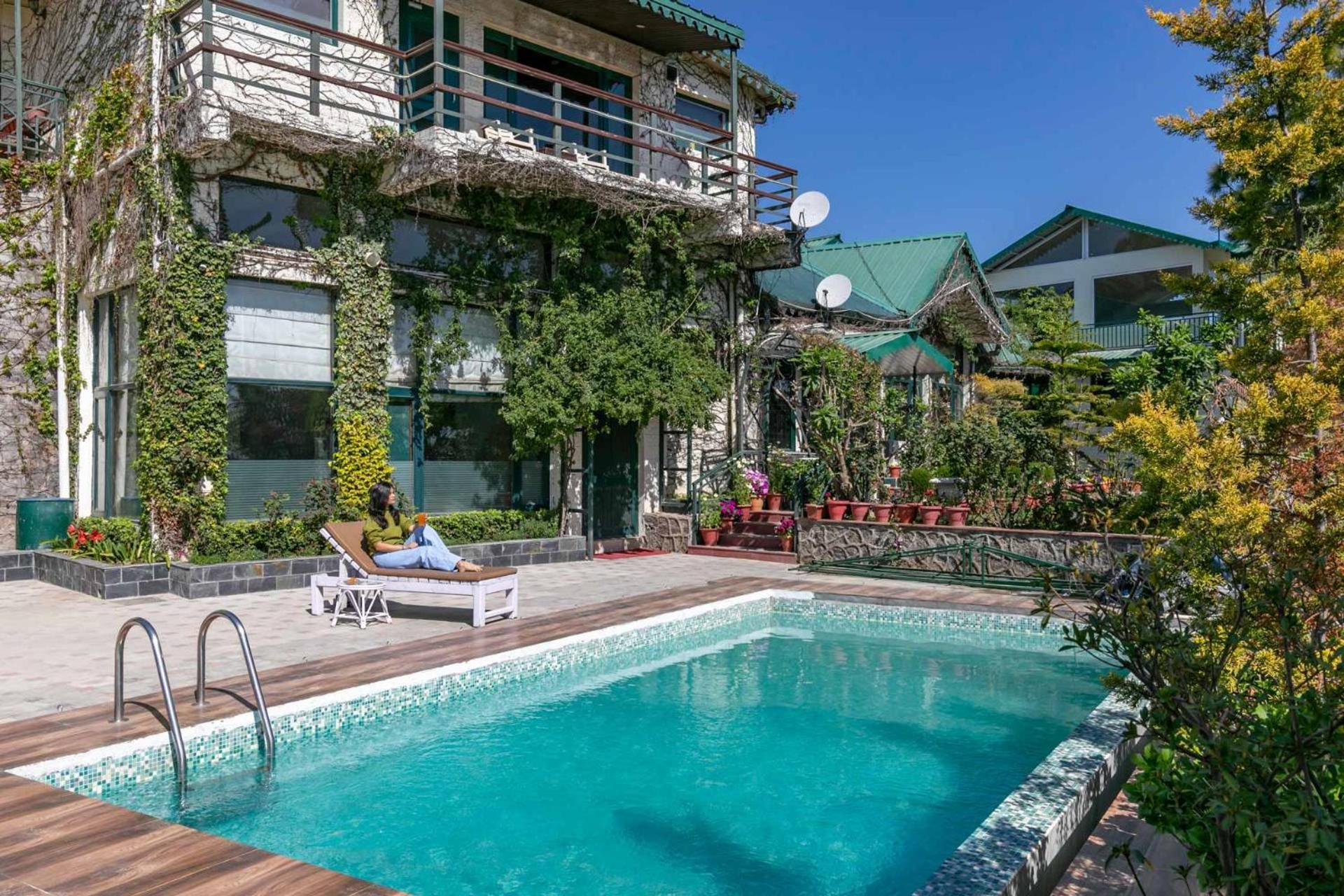 Villa - Photo 2