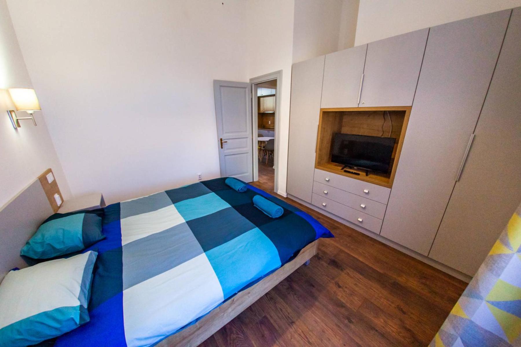One-Bedroom Apartment - Photo 34