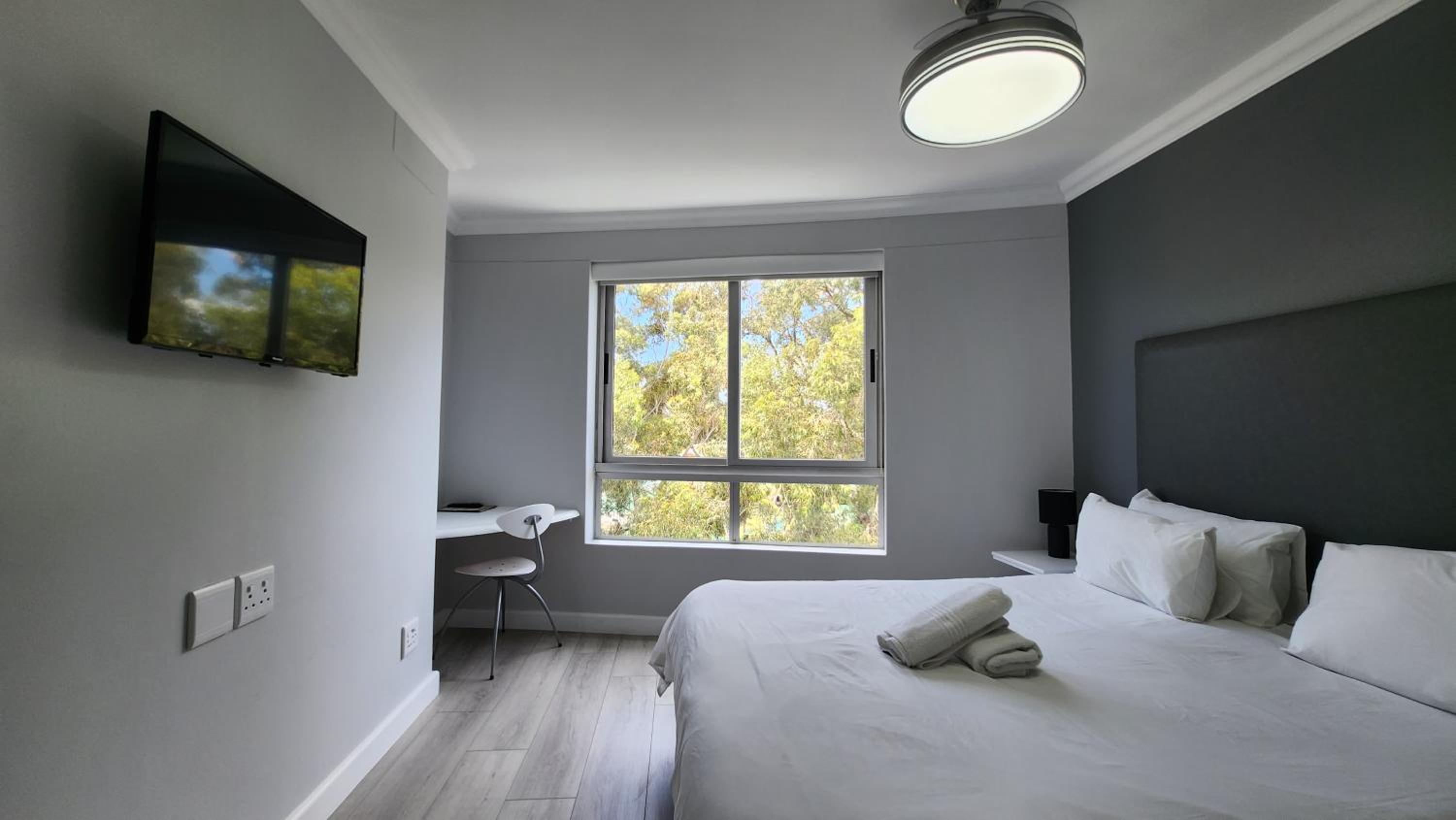 One Bedroom Mountain Facing Suite photo 1