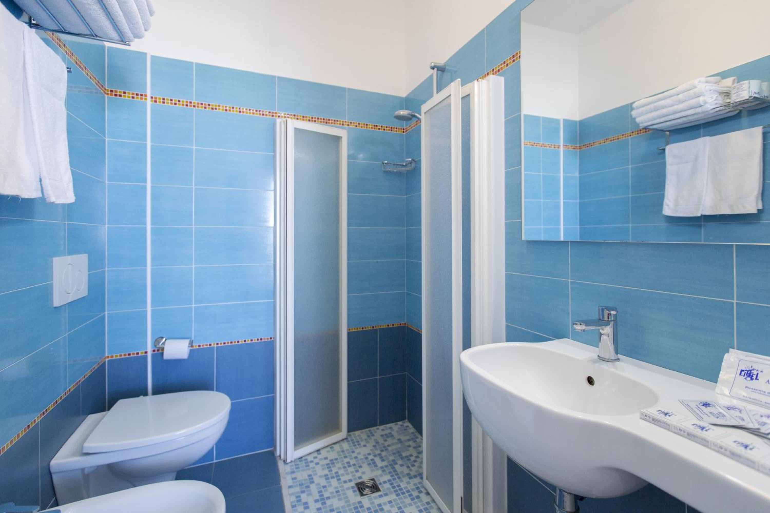 Double or Twin Room photo 3