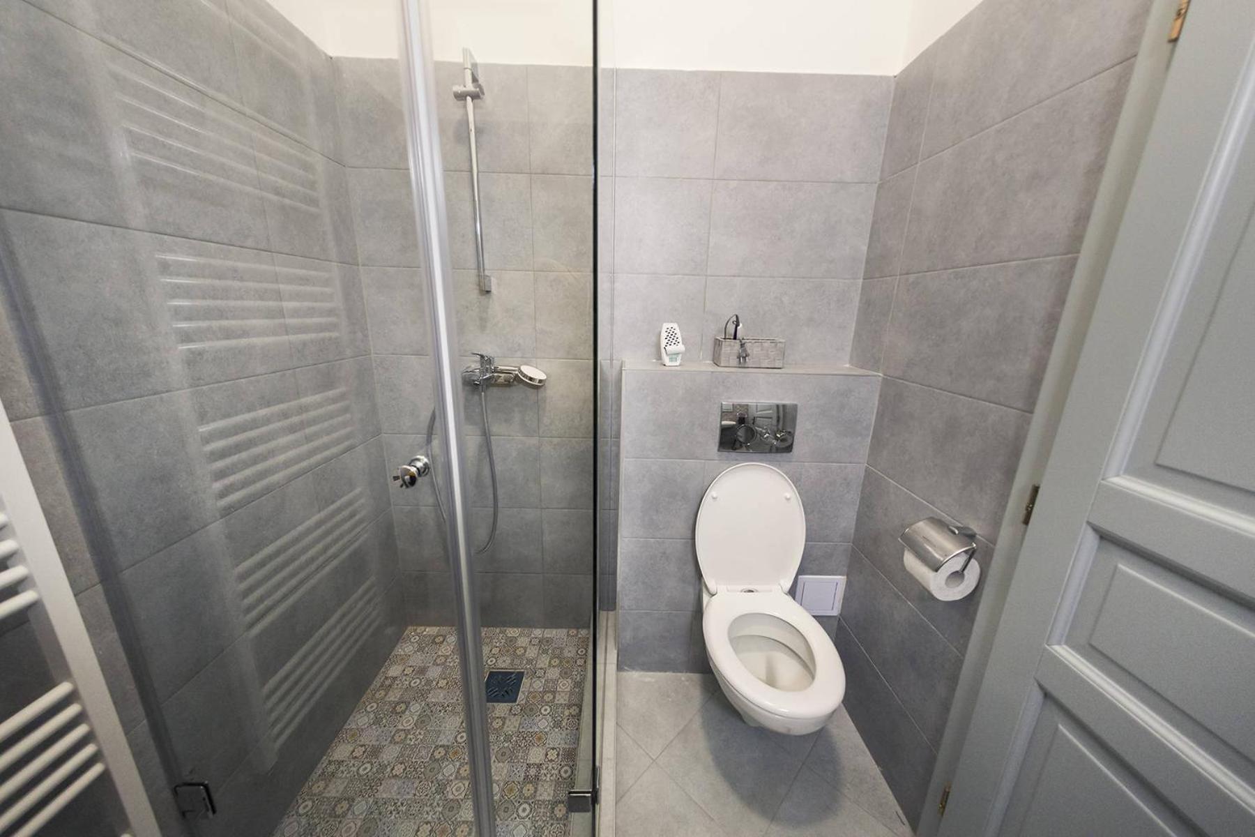 One-Bedroom Apartment - Photo 60