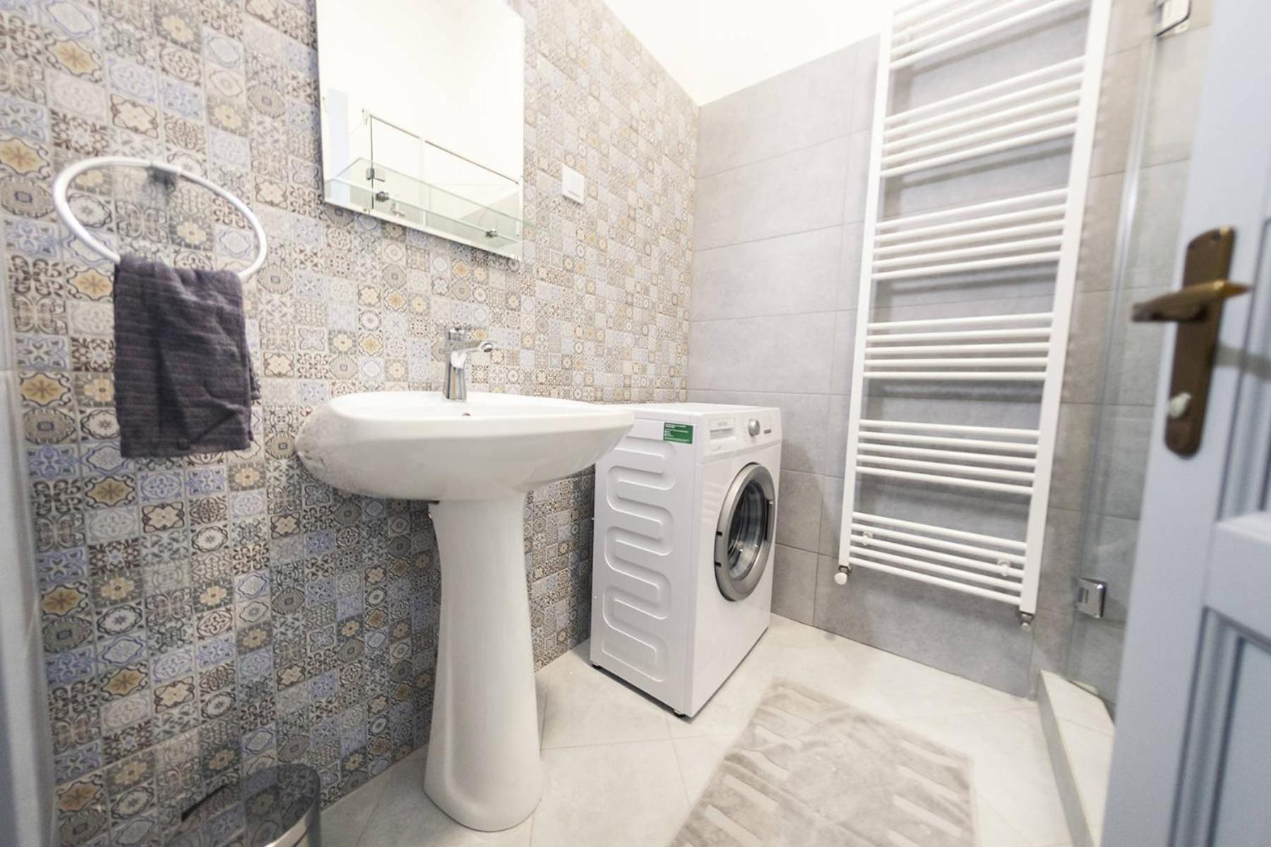 One-Bedroom Apartment - Photo 62