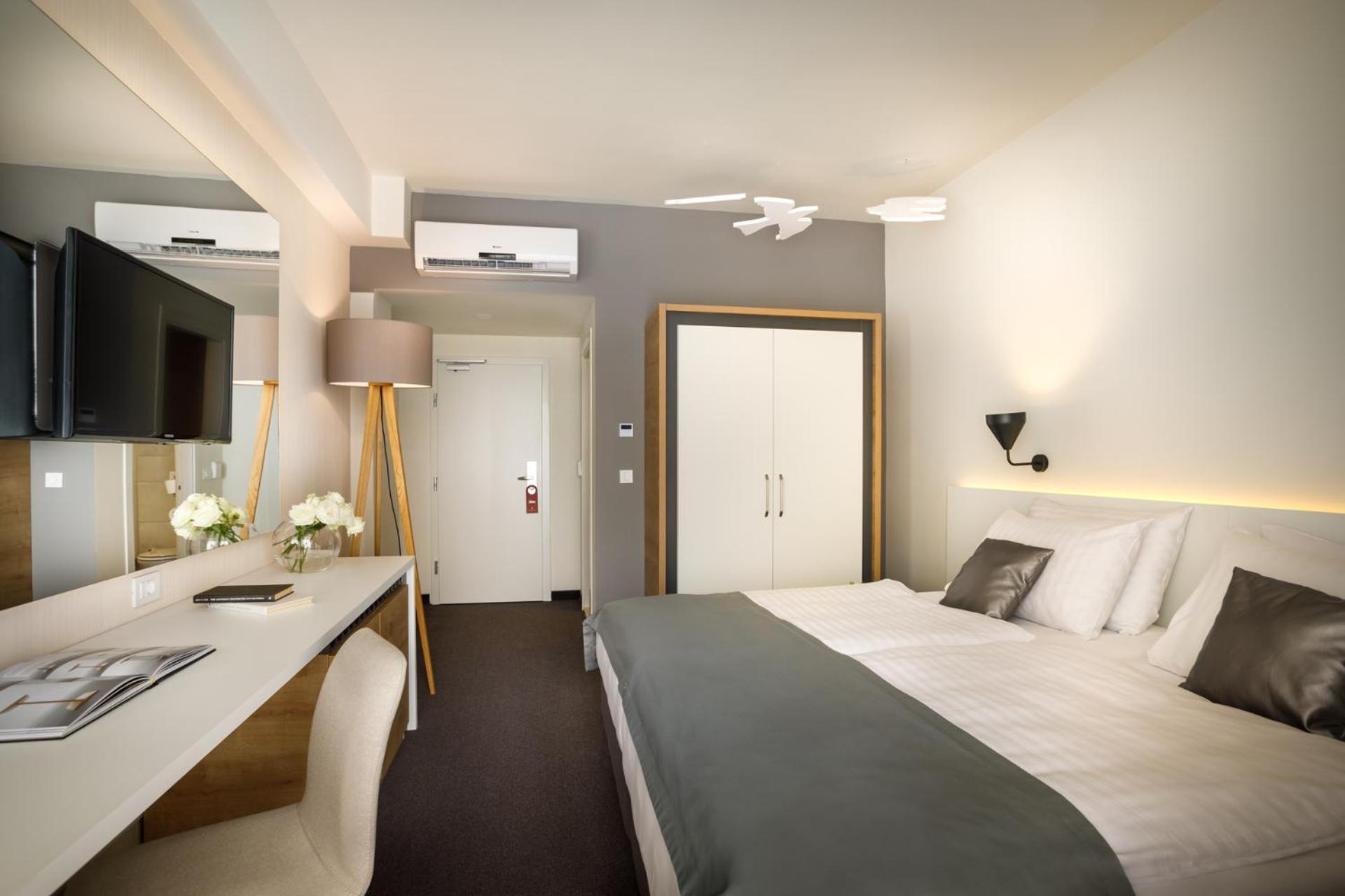 Experience comfort in our stylish hotel room.