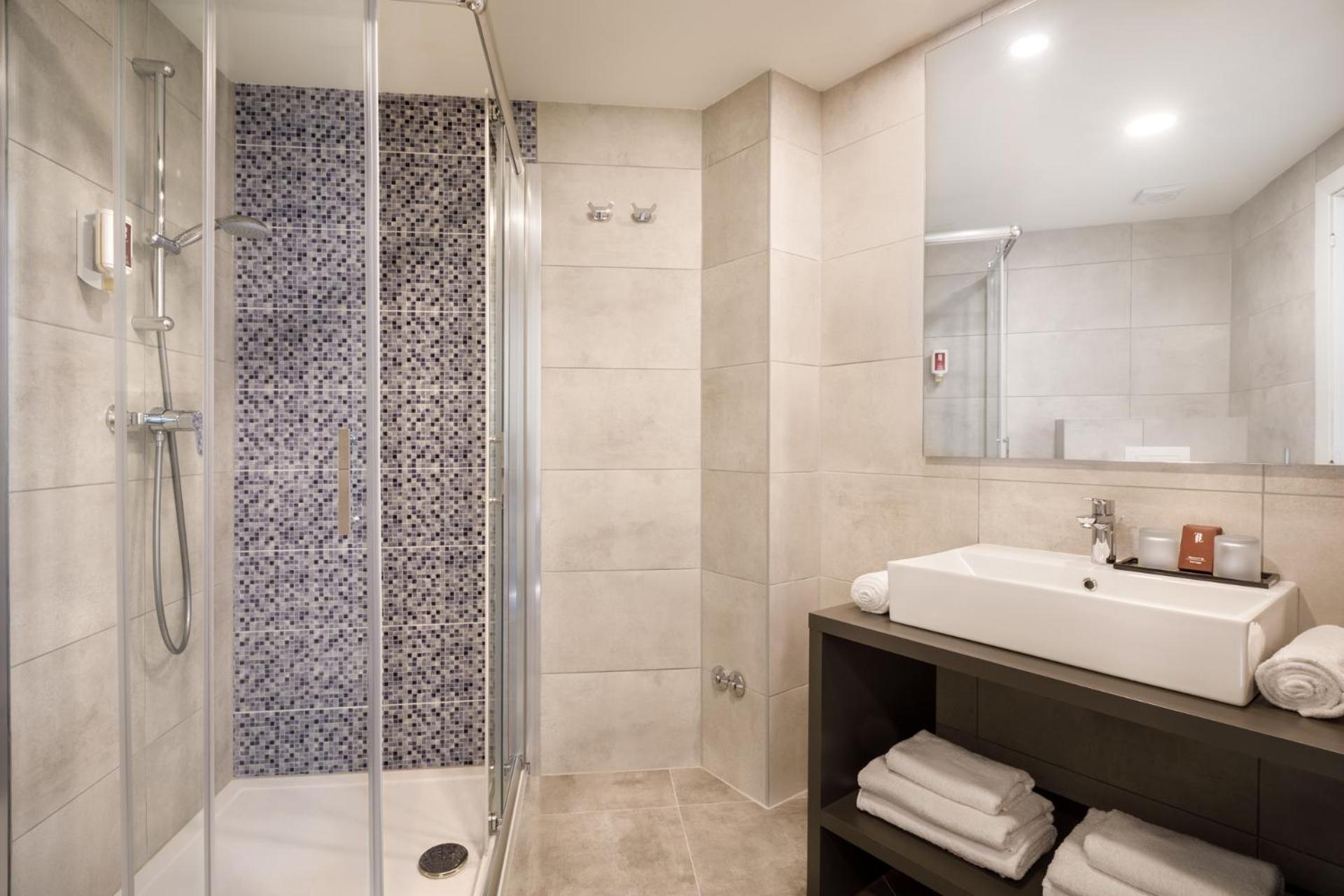 Relax in a stylish, modern shower retreat!