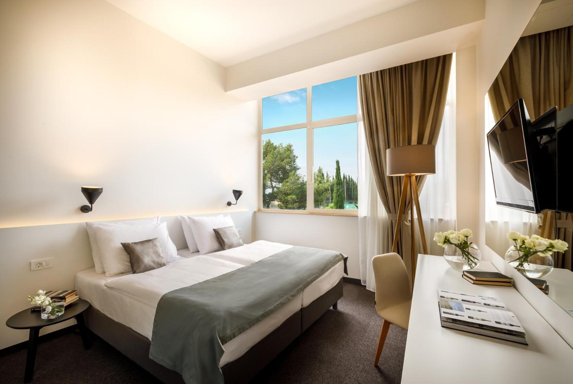 Relax in stylish comfort with beautiful views.
