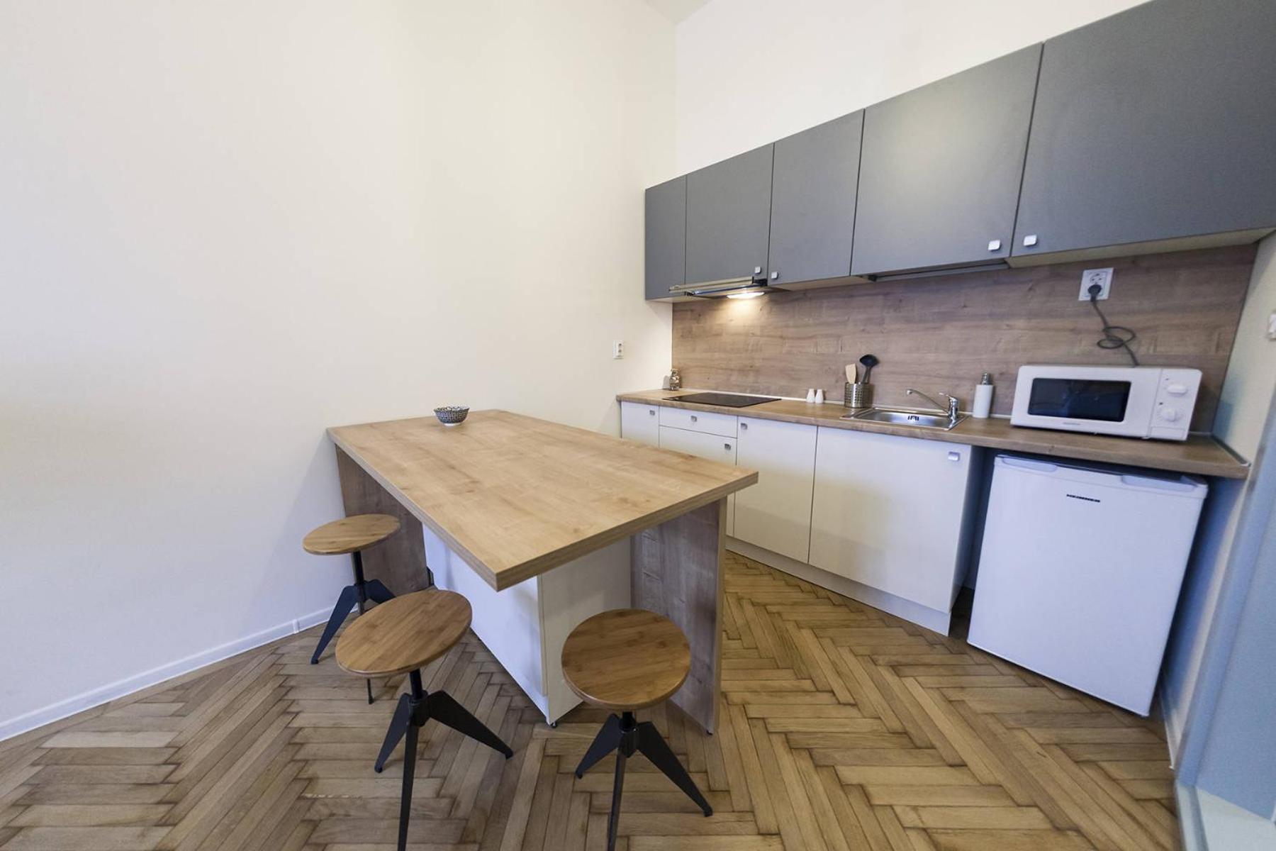 One-Bedroom Apartment - Photo 90
