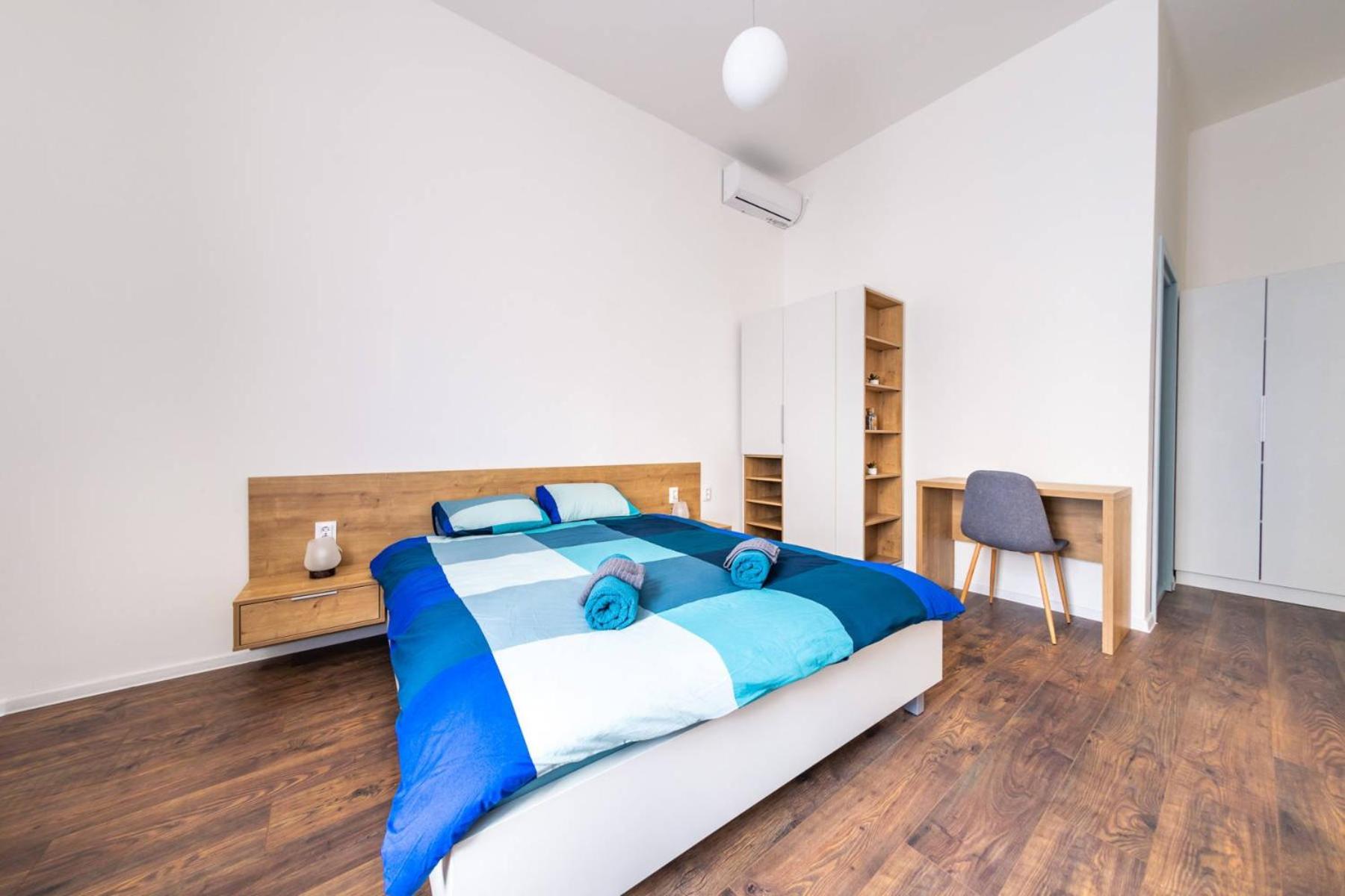 One-Bedroom Apartment - Photo 127