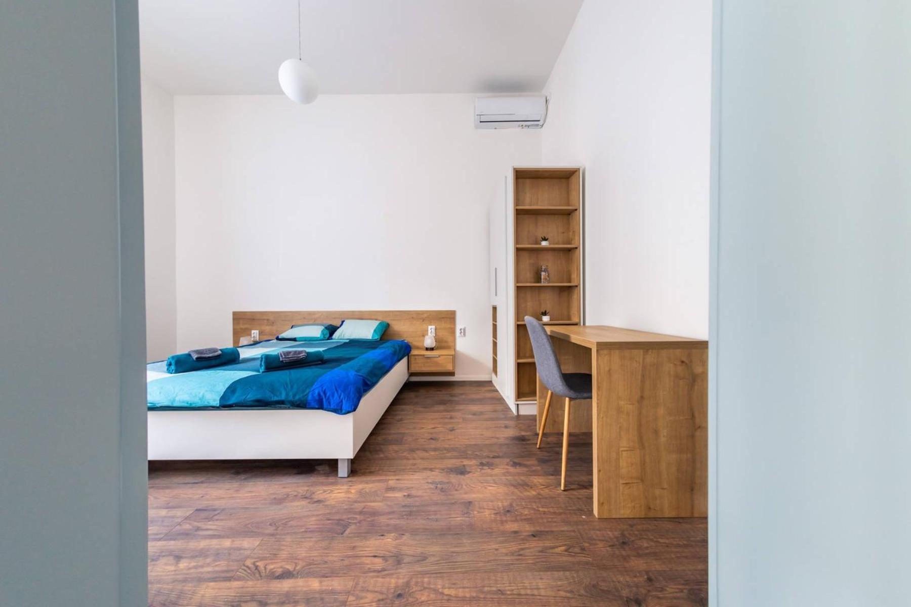 One-Bedroom Apartment - Photo 128