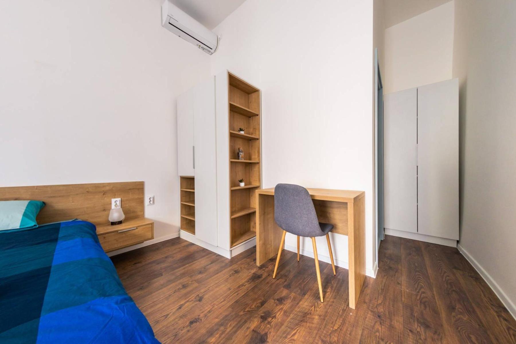 One-Bedroom Apartment - Photo 133