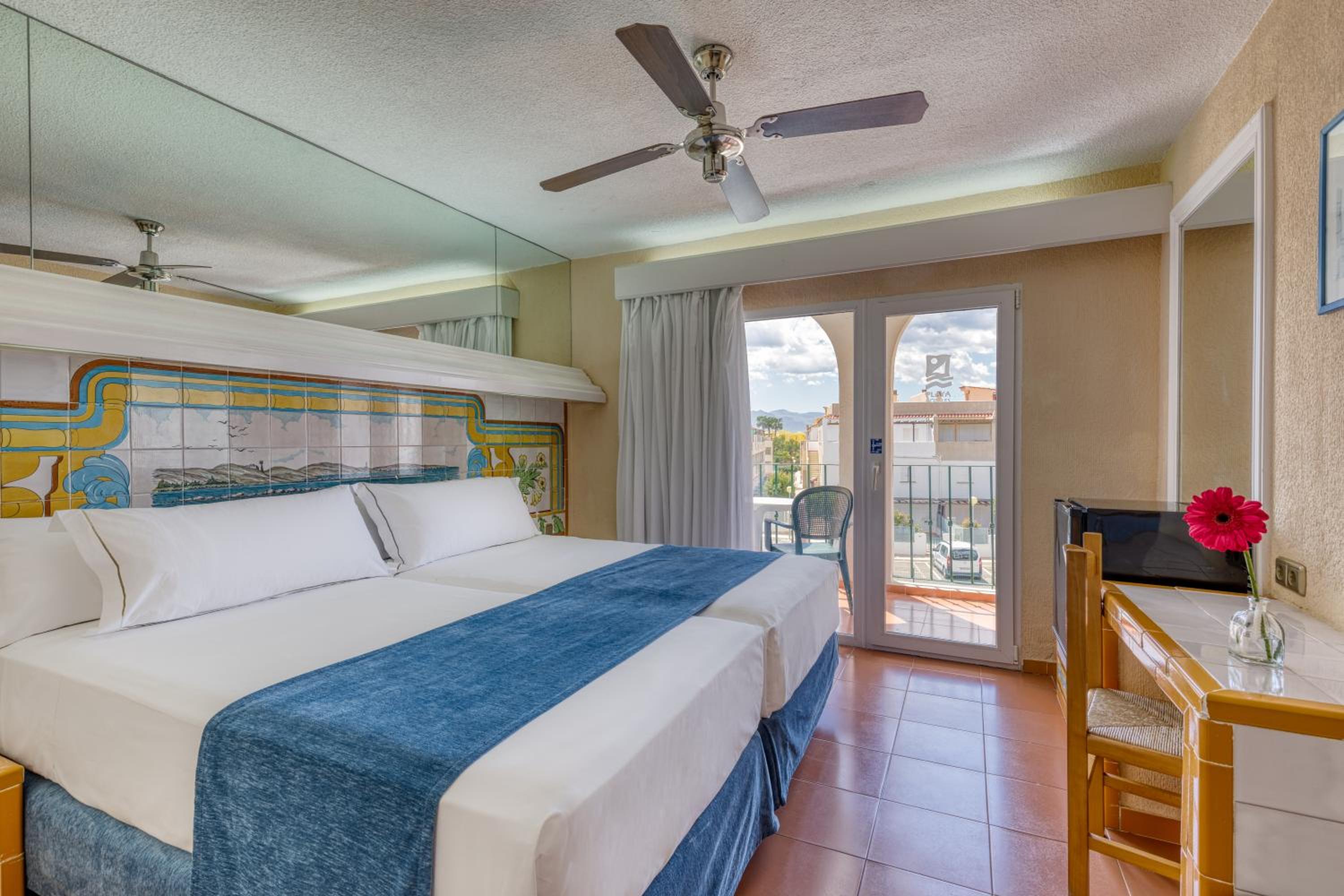 Habitación Doble con Cama Extra (2 adultos + 1 niño)