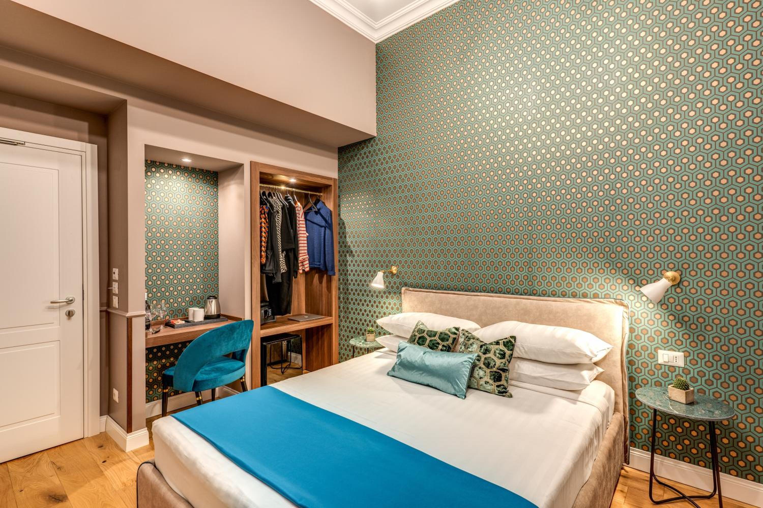 Deluxe Triple Room photo 3
