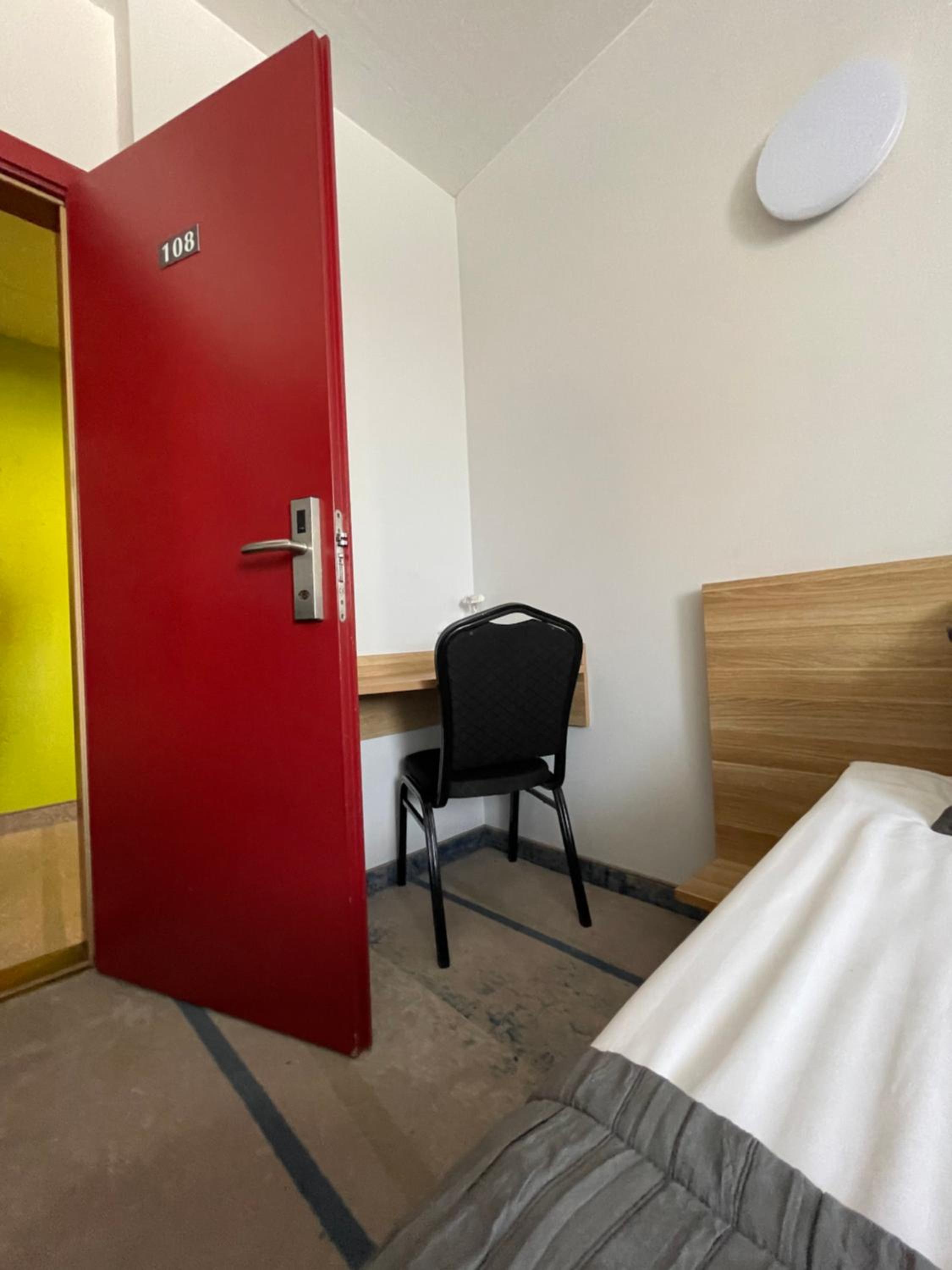 Twin Room - Photo 4