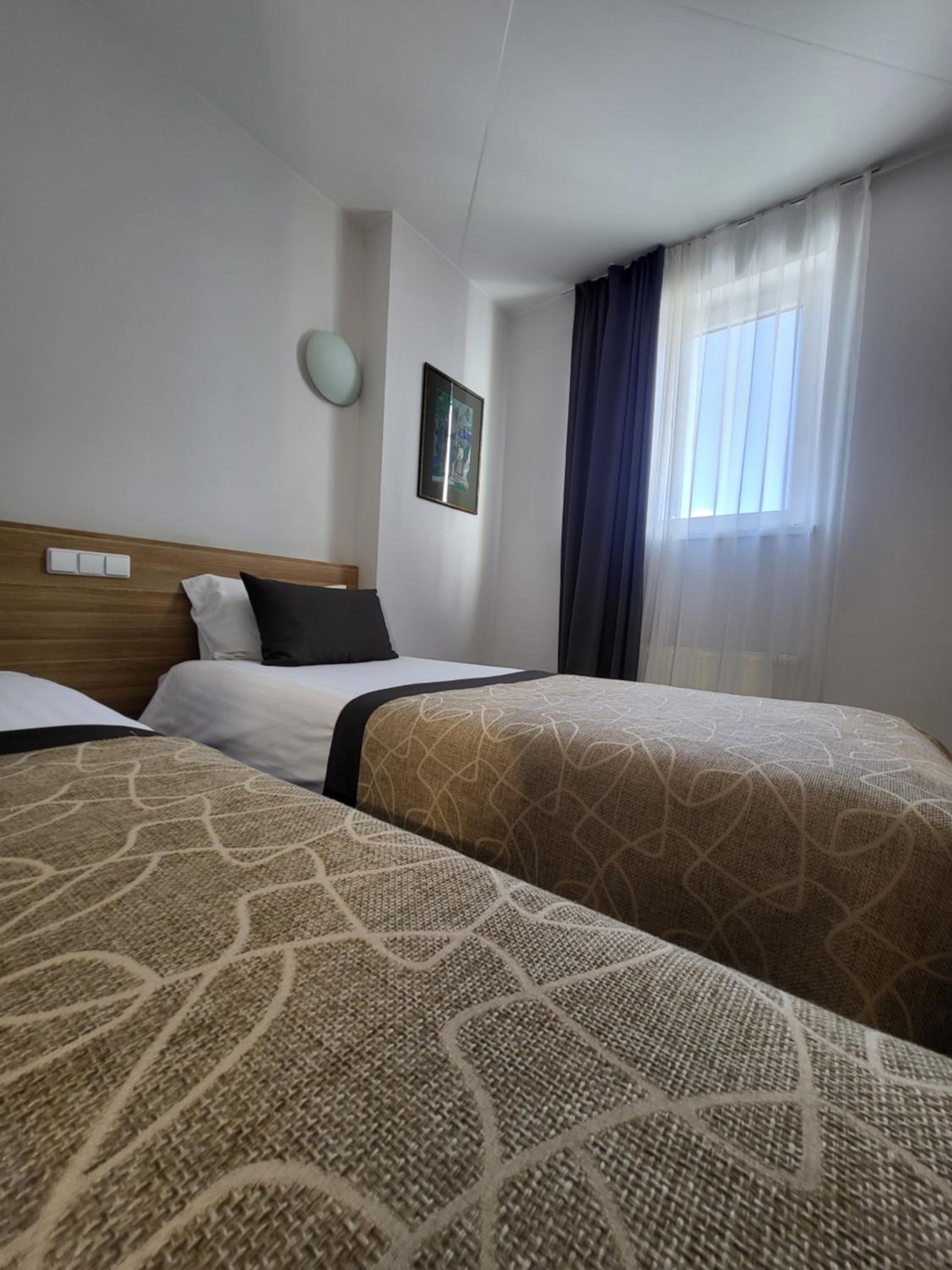 Twin Room - Photo 10